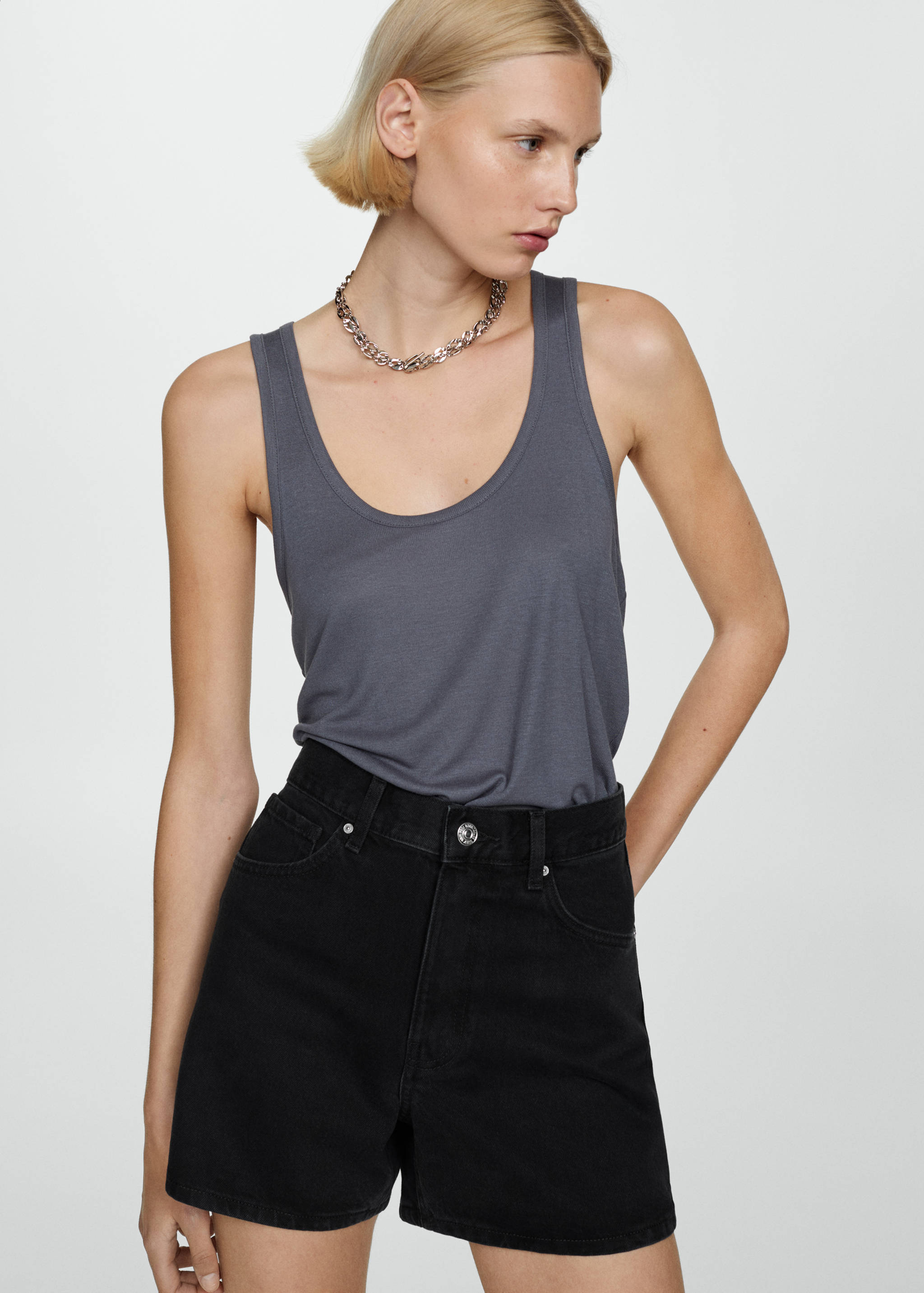 Short jean taille haute - Plan moyen