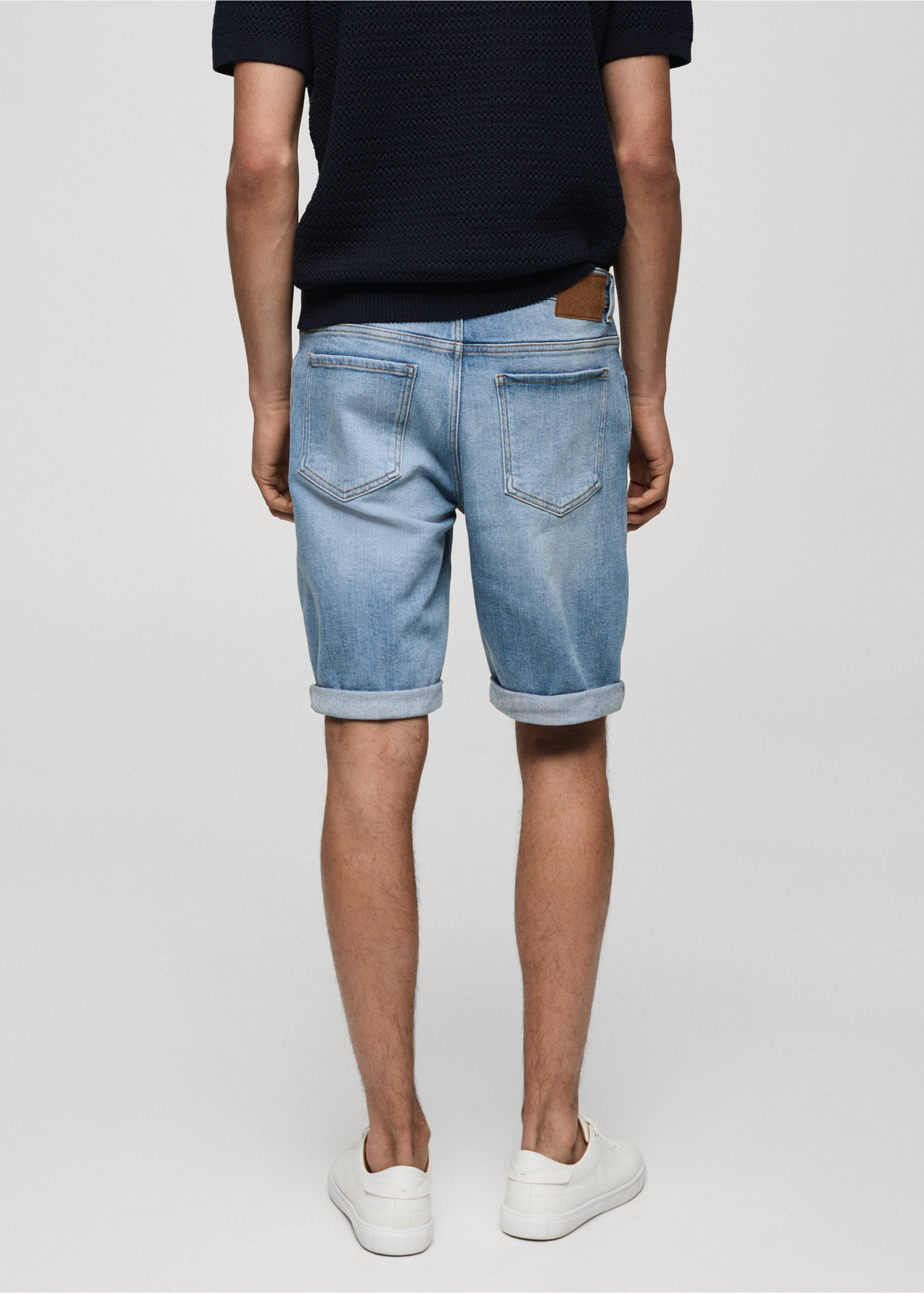 Бермуды из денима slim fit - Обратная сторона изделия, Синий средний. Ref: 77060576-00.