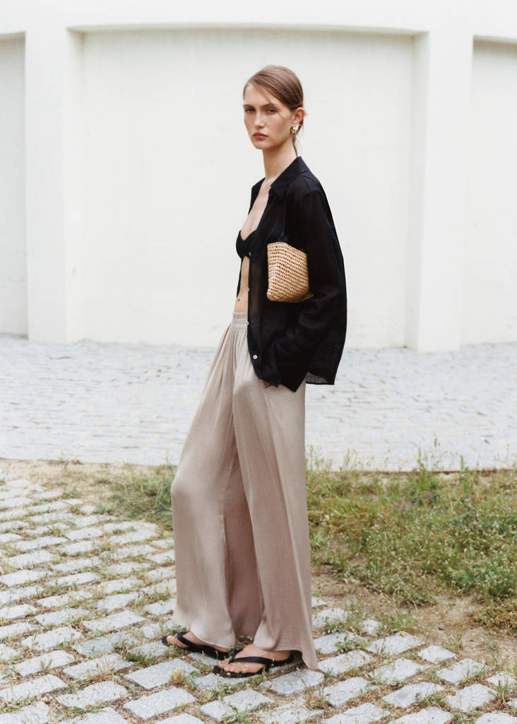 Wide leg fluid trousers — Beige