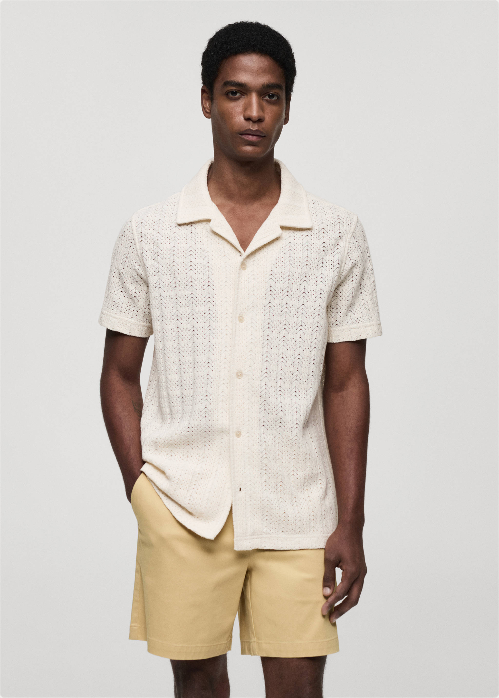 Camisa punto crochet - Plano medio