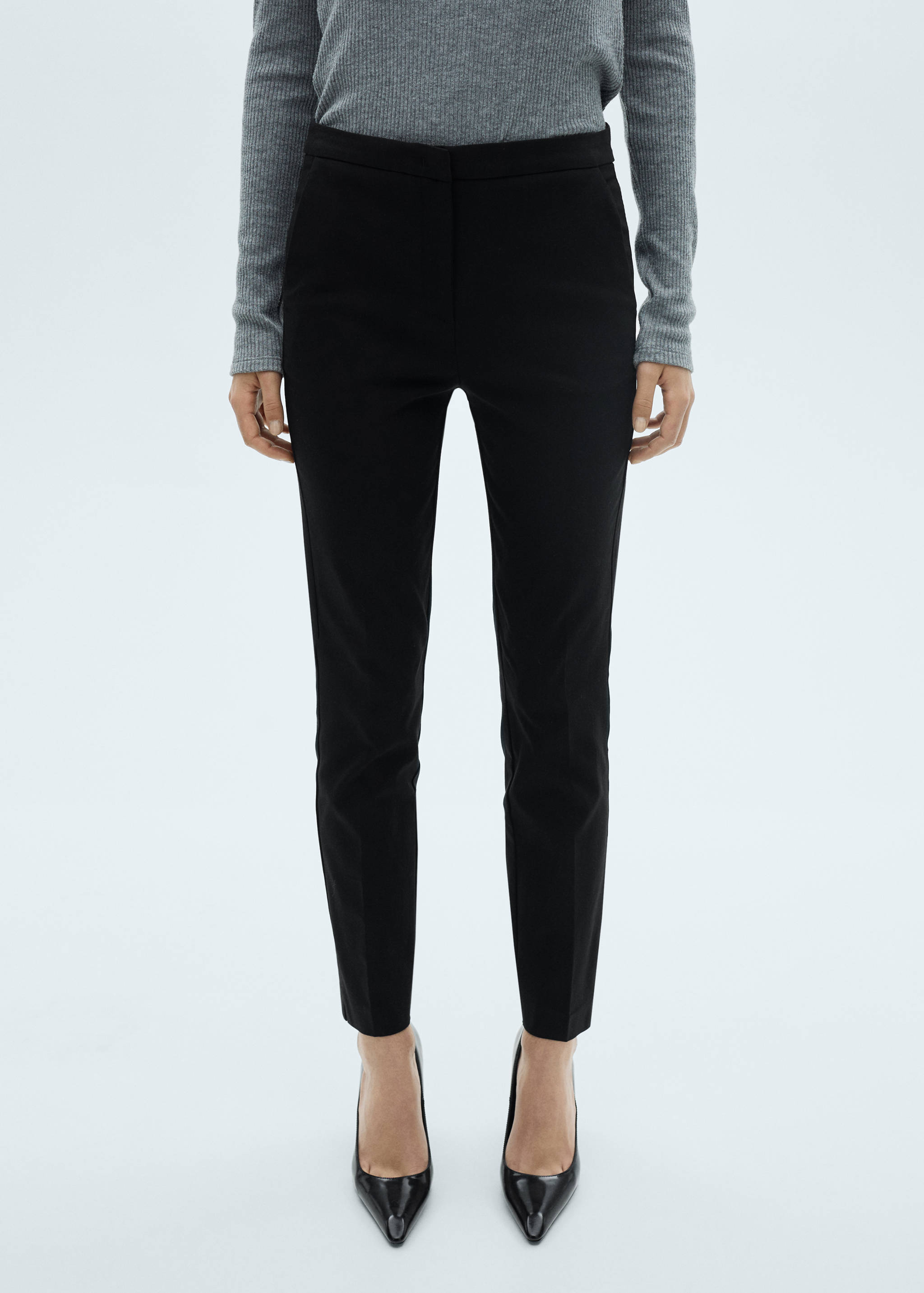 Pantalón pitillo crop - Plano medio