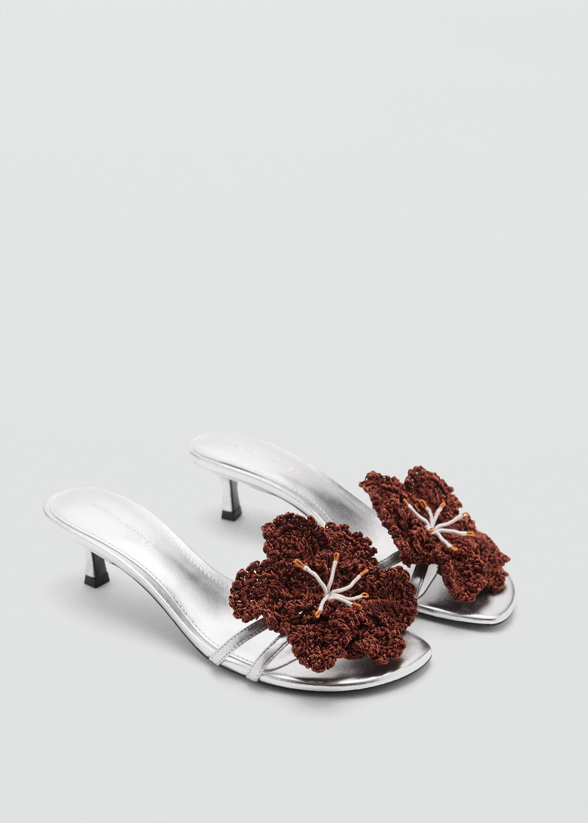 Sandales cuir talon fleur - Plan moyen