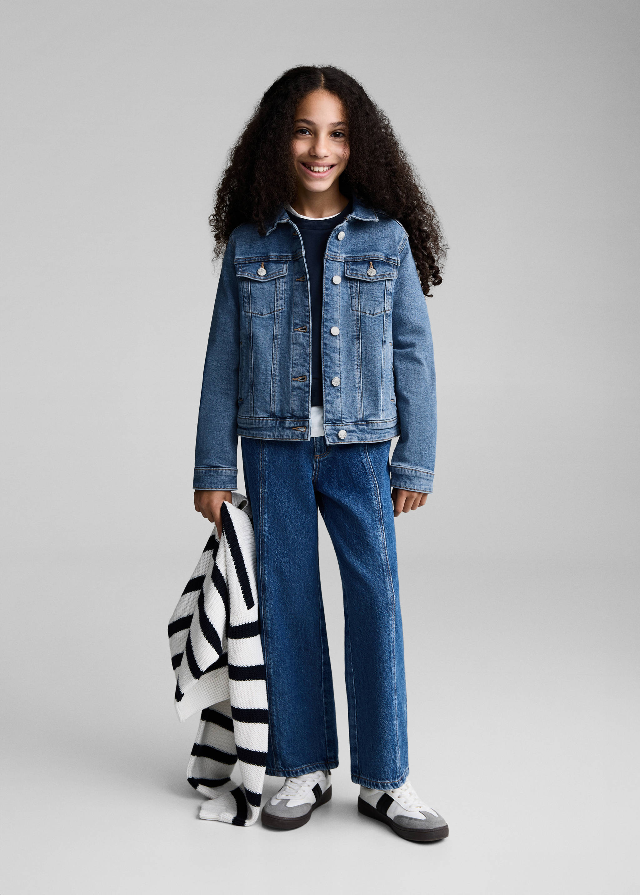 جاكيت دنيم بجيوب - رؤية عامة