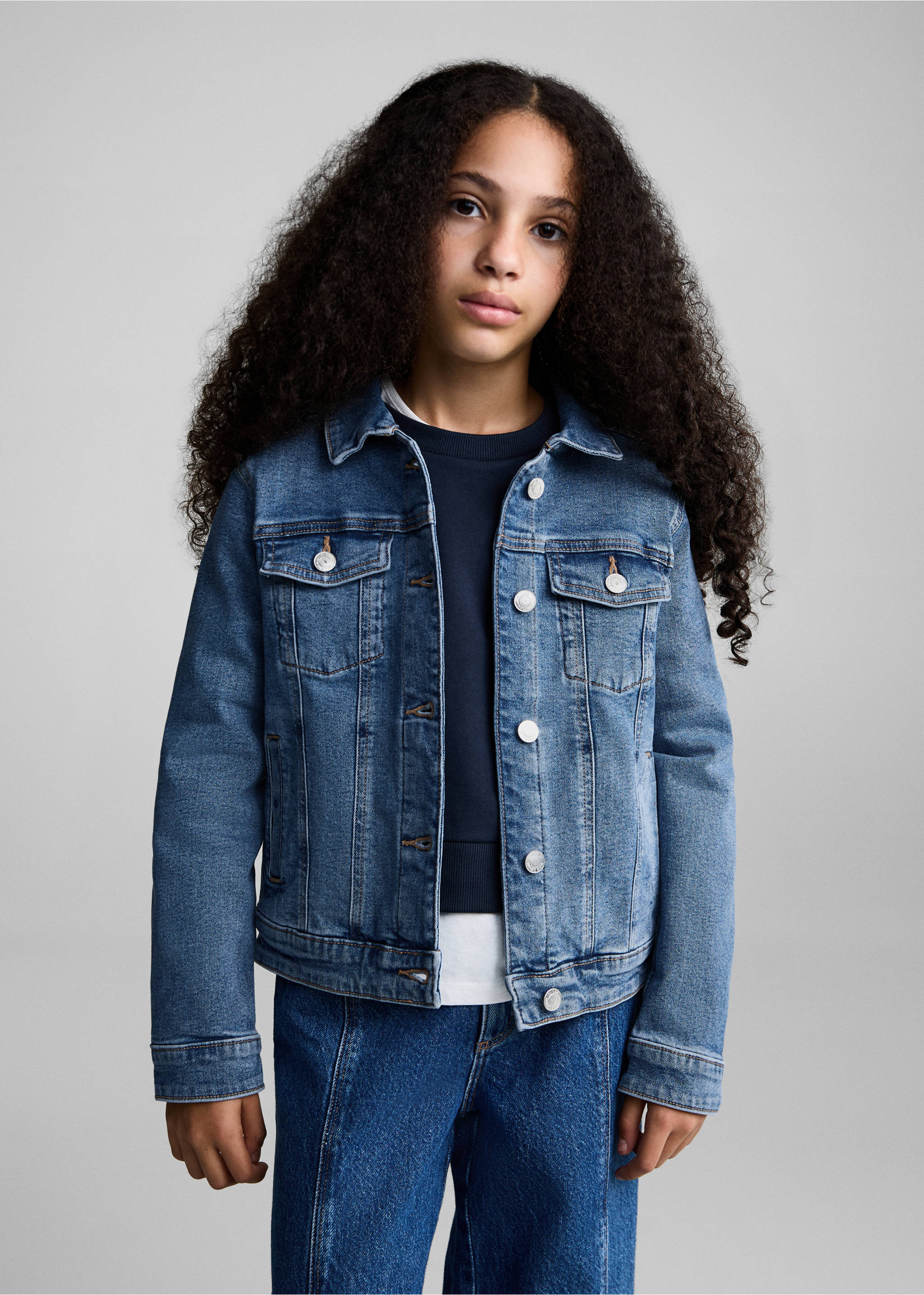 Blouson en jean poches - Plan moyen, Bleu moyen. Ref: 77061010-00.