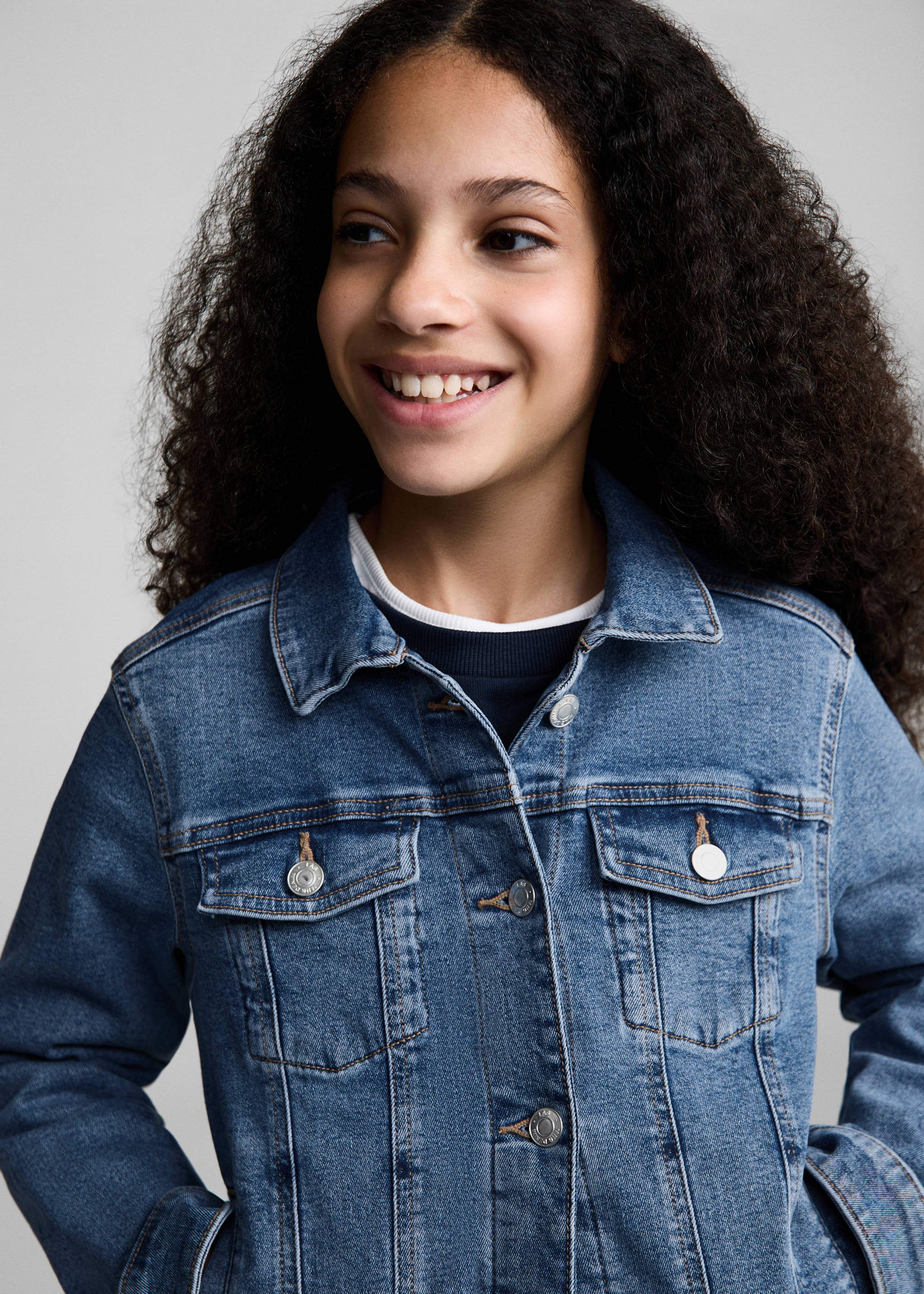 جاكيت دنيم بجيوب - تفاصيل المنتج 1