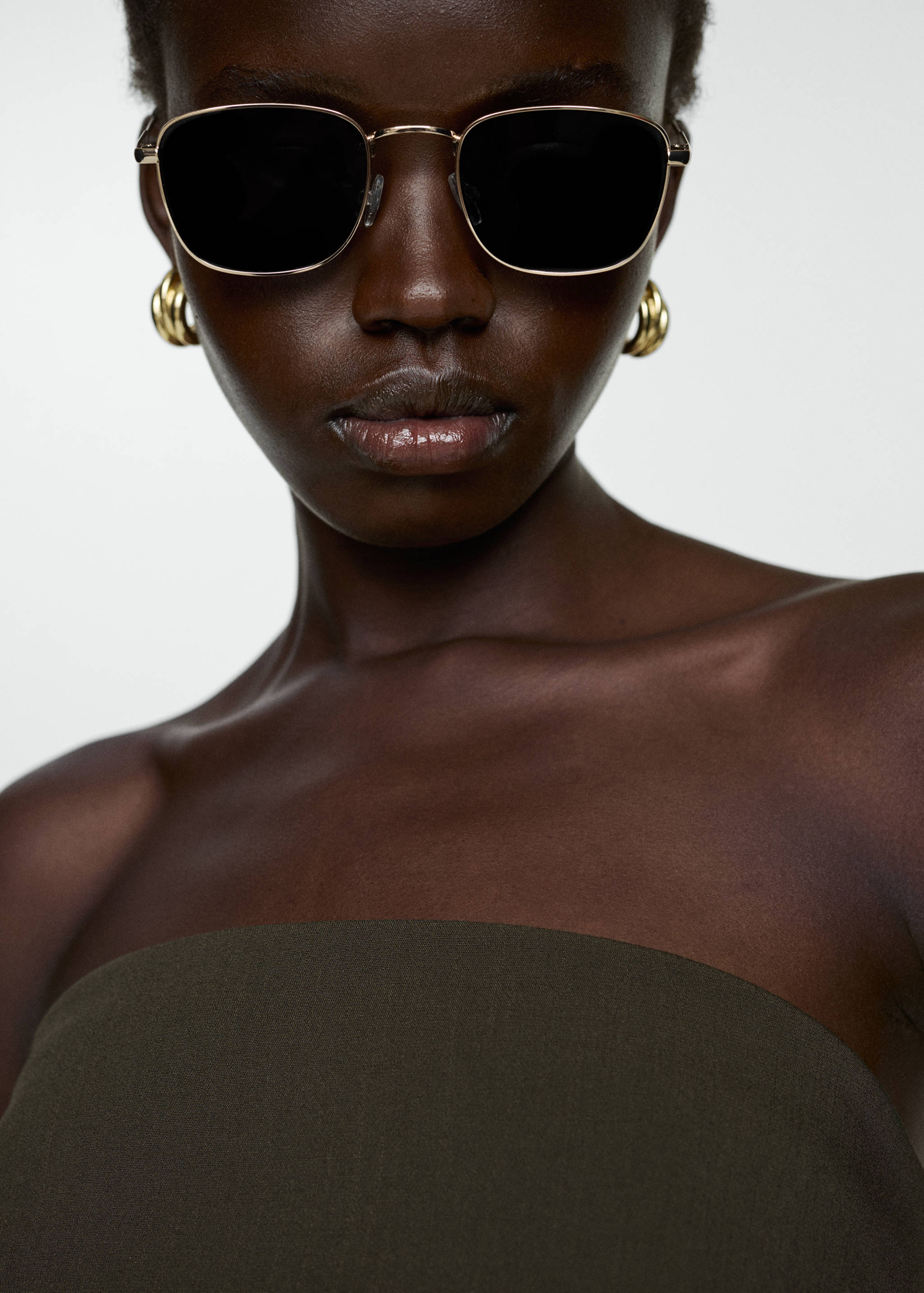 Top with turn-down neckline - Details of the article 1