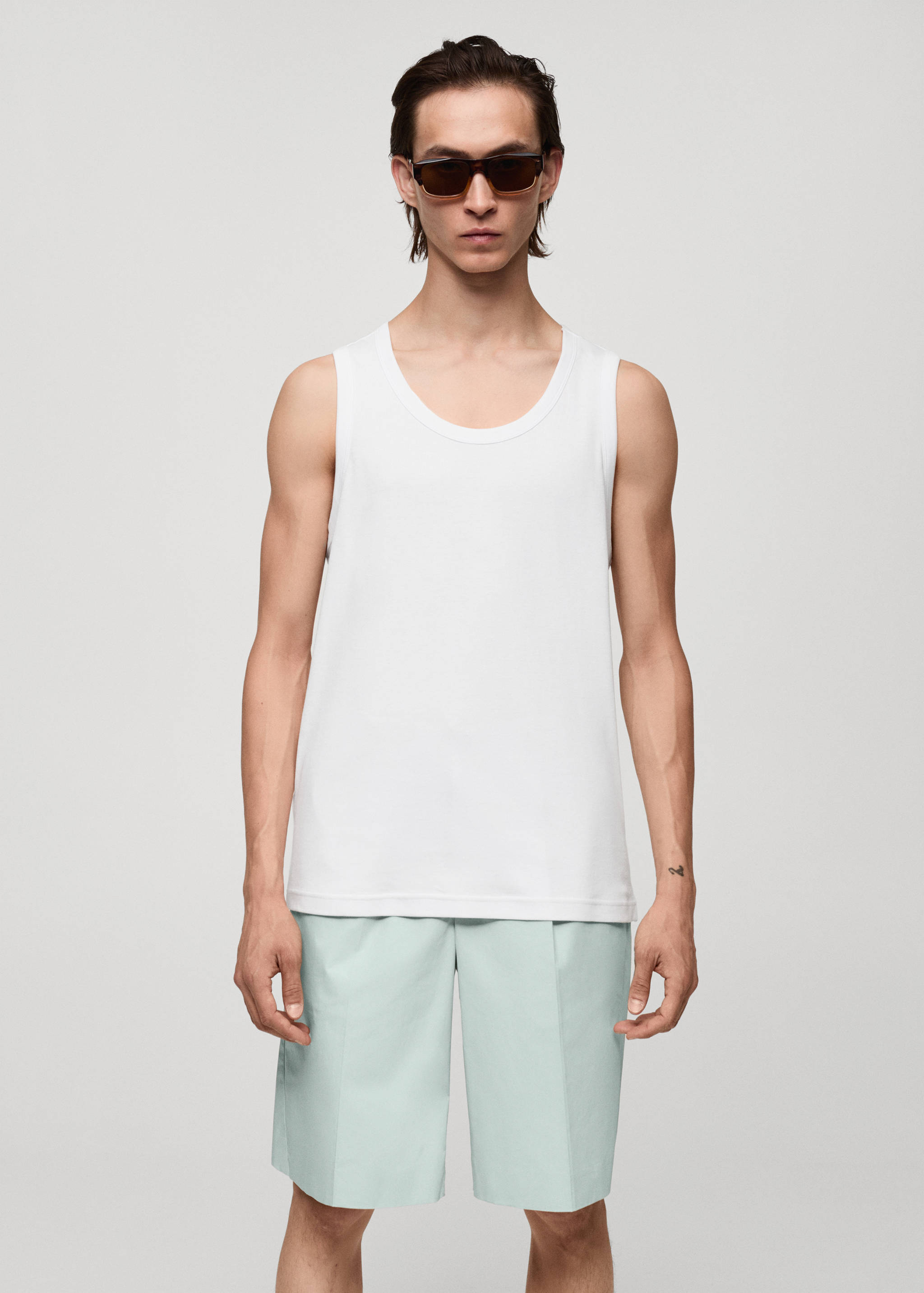 100% cotton tank top - Medium plane