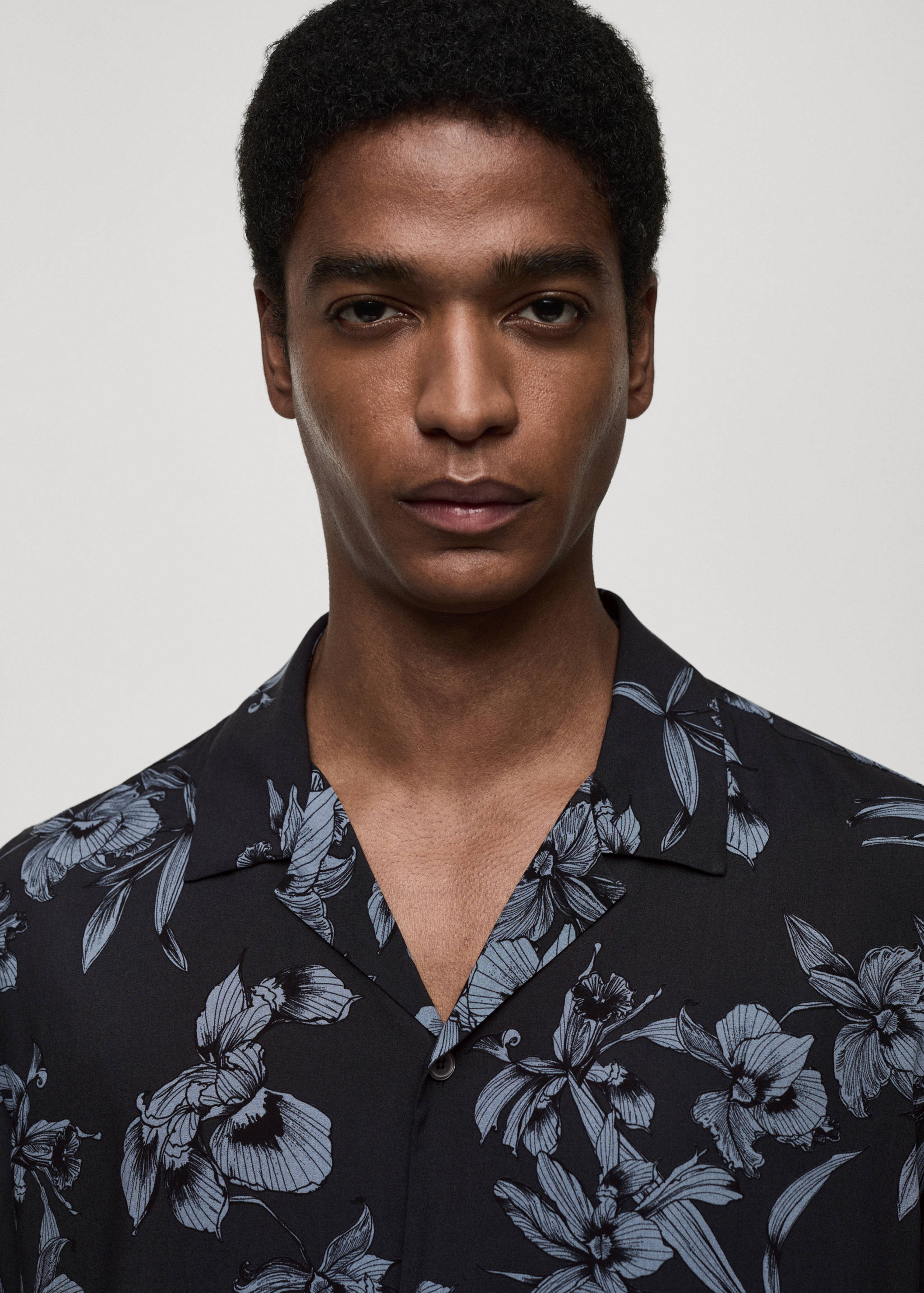Camisa fluida estampado hawaiano - Detalle del artículo 1