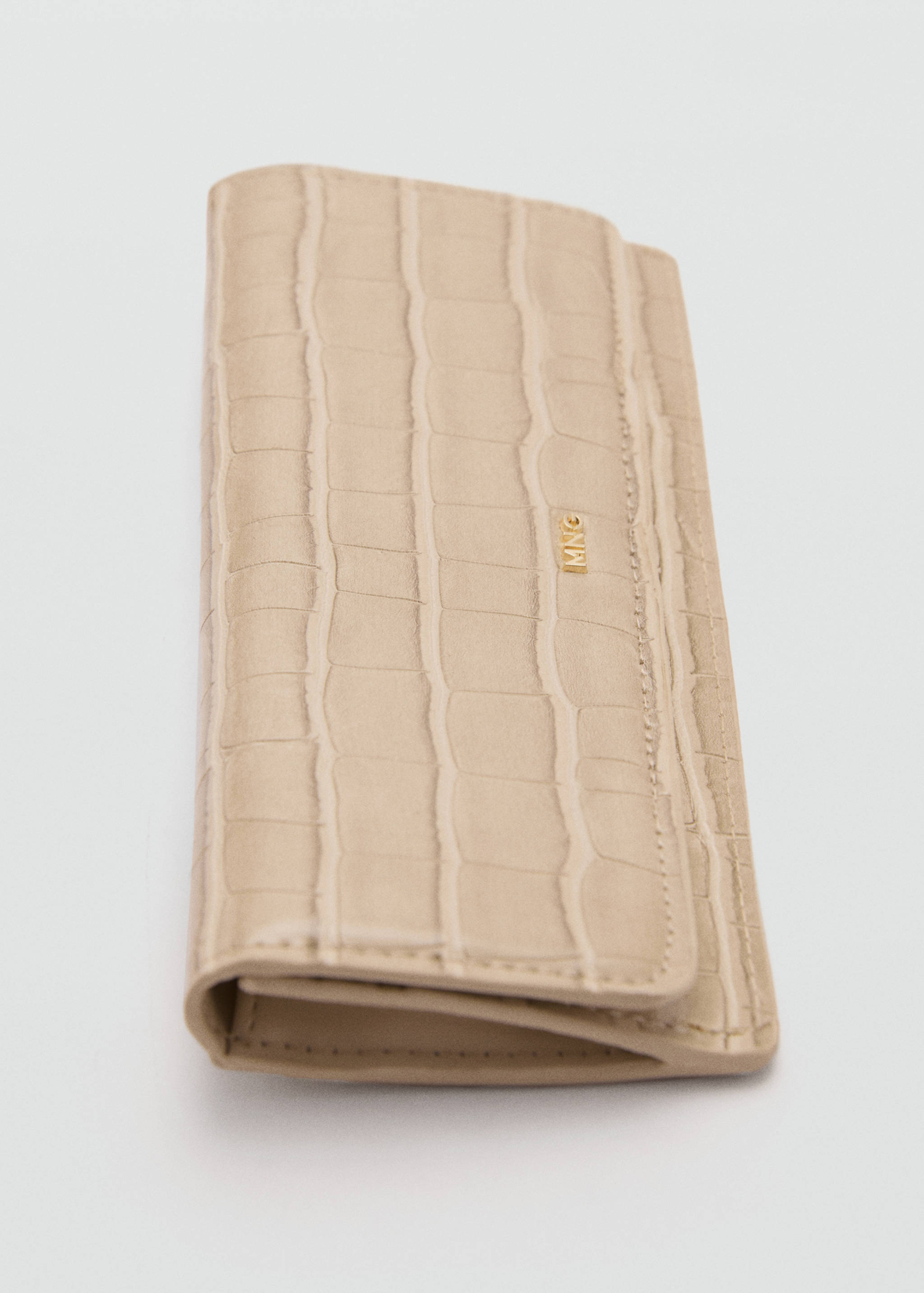 Monedero efecto cocodrilo - Plano medio