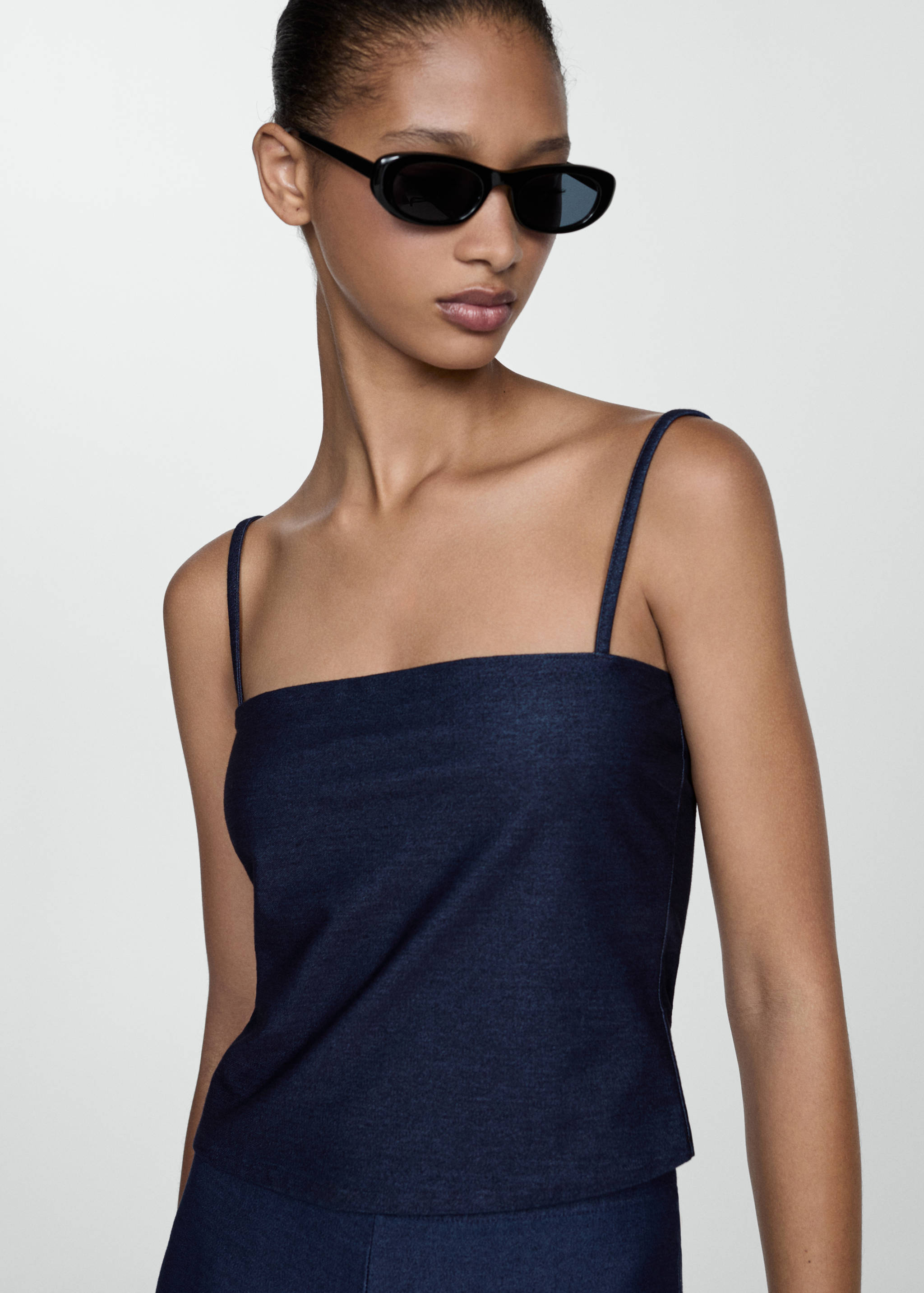 Crop top bretelles fines - Plan moyen