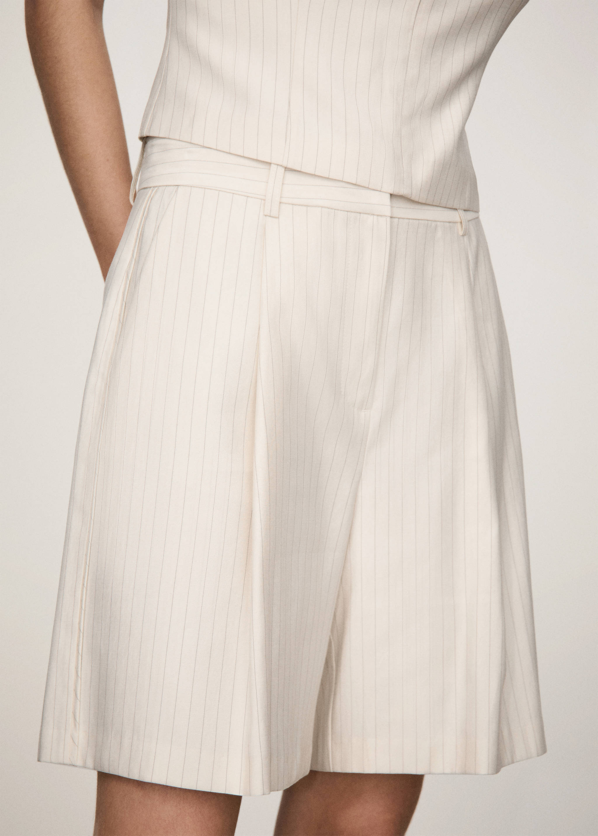 Straight-fit striped bermuda shorts - Details of the article 6