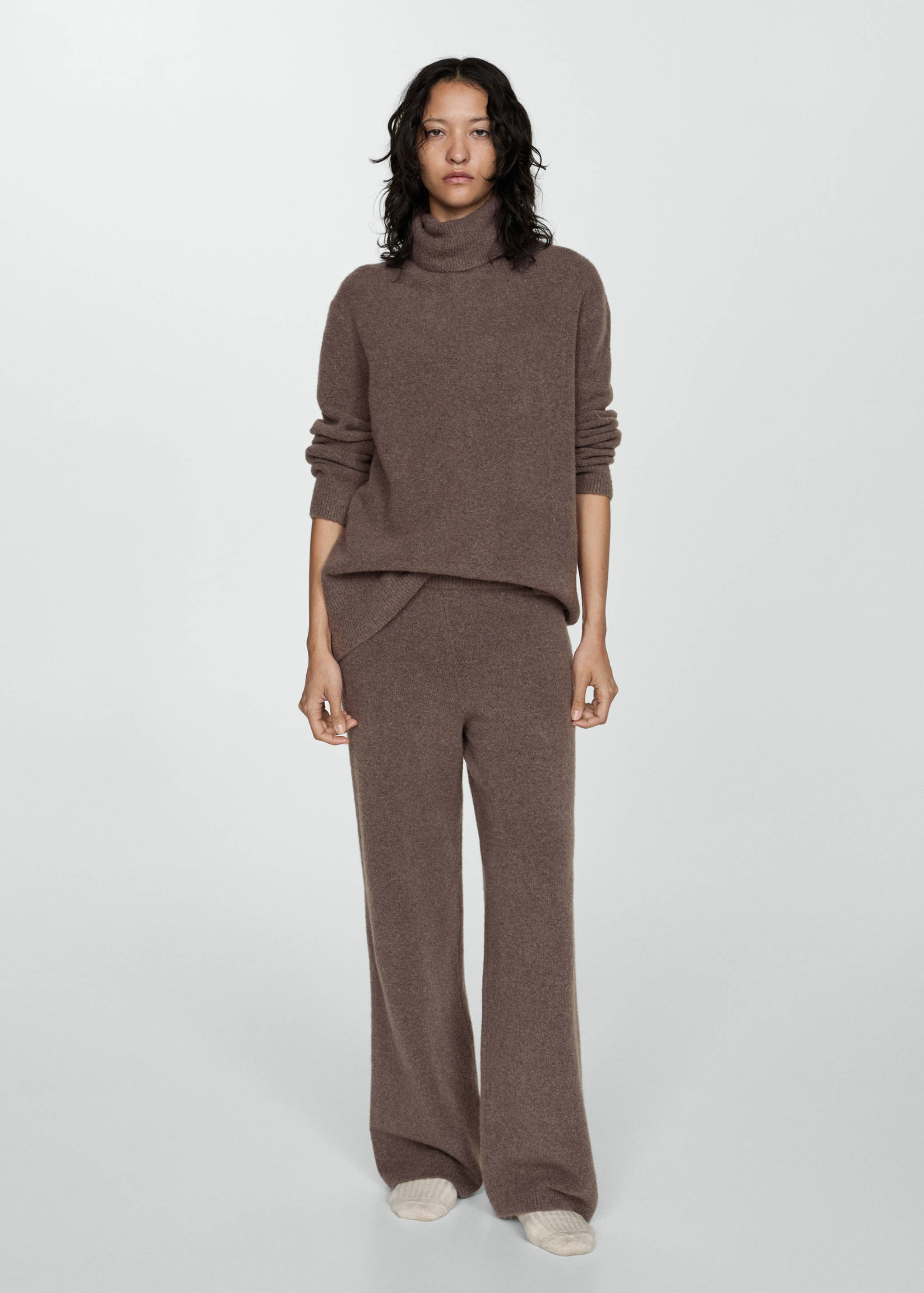 Straight knitted trousers - General plane