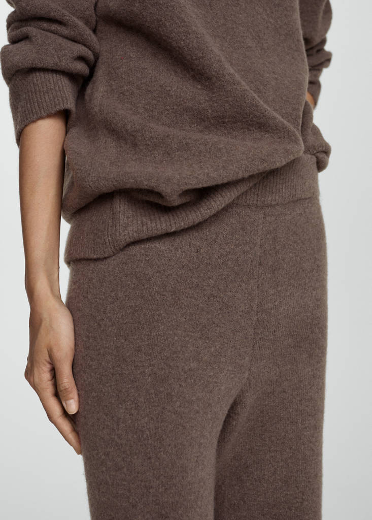 Straight knitted trousers — Brown