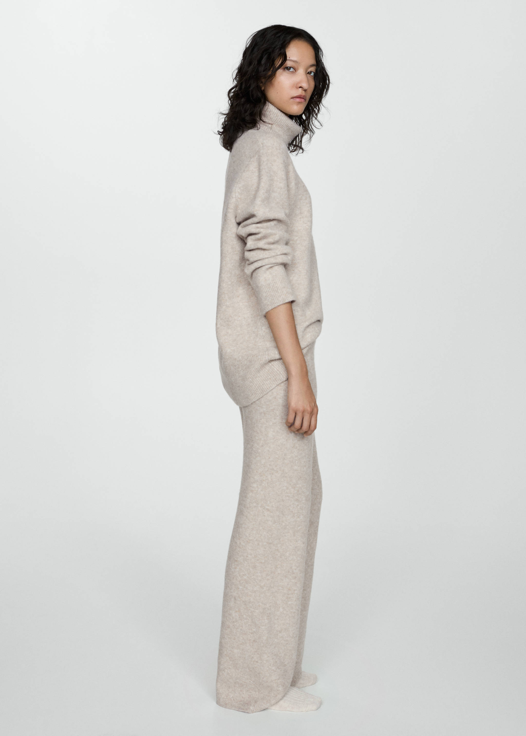 Straight knitted trousers - General plane