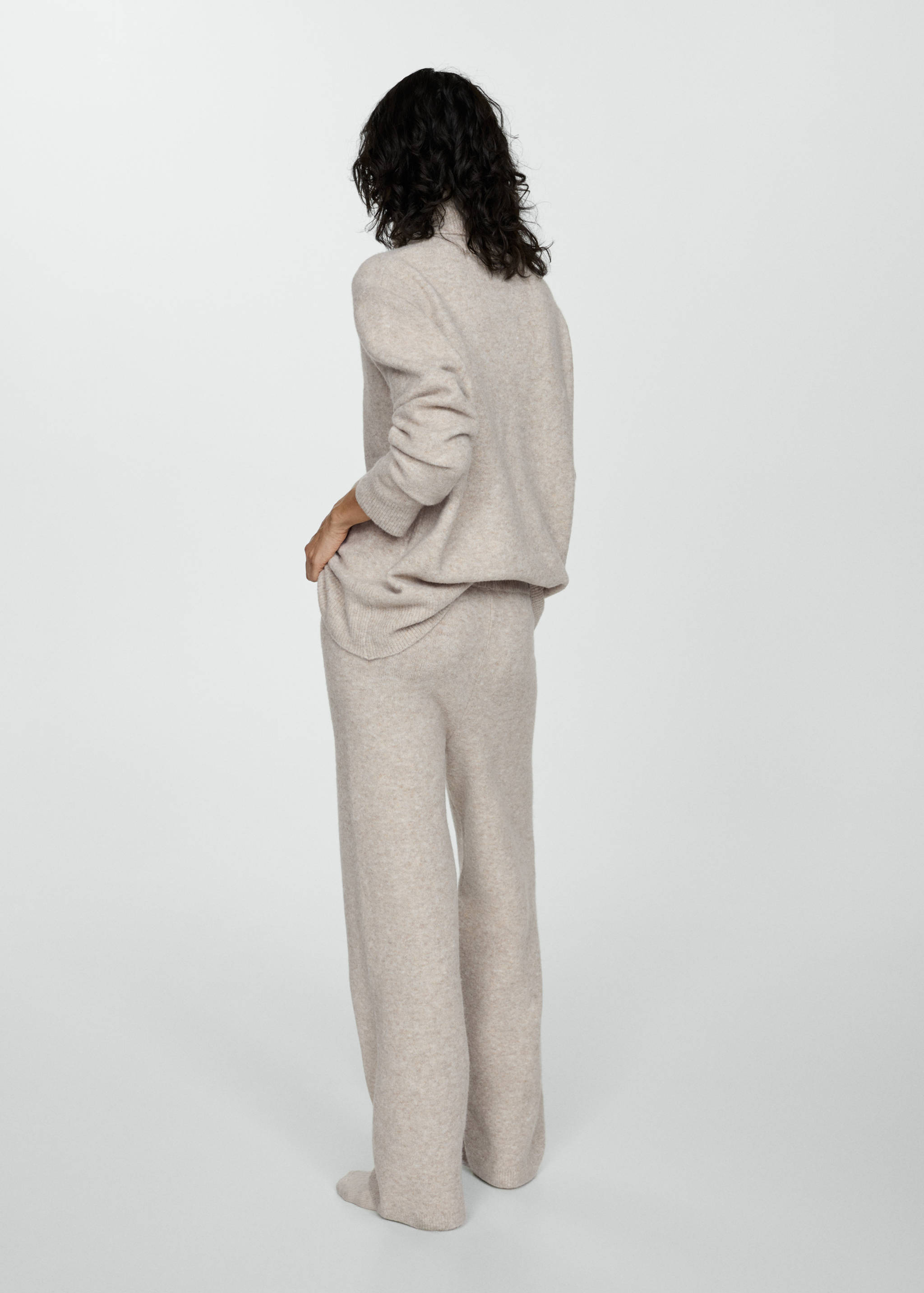 Straight knitted trousers - Reverse of the article