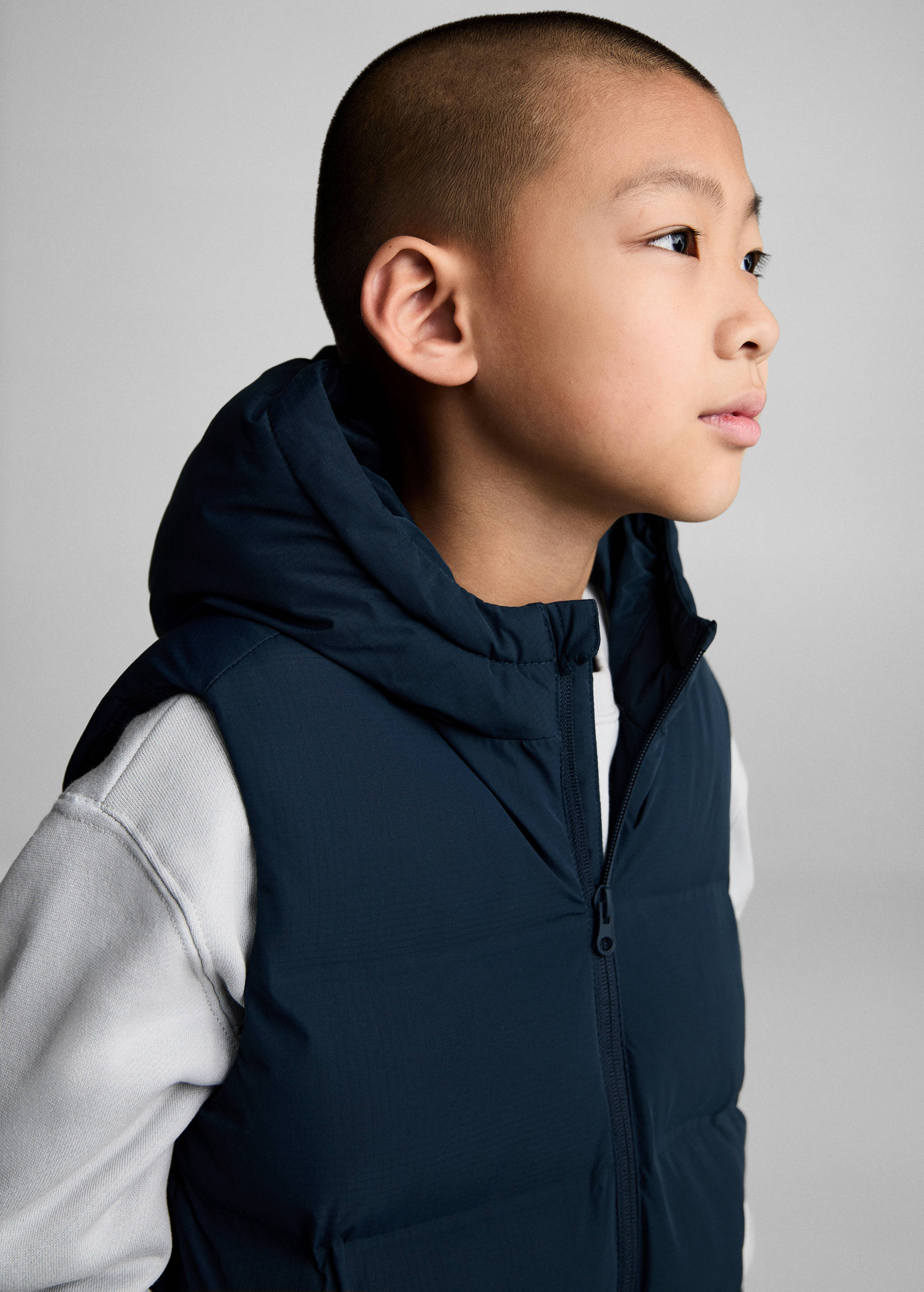 Quilted gilet with hood - Details of the article 1