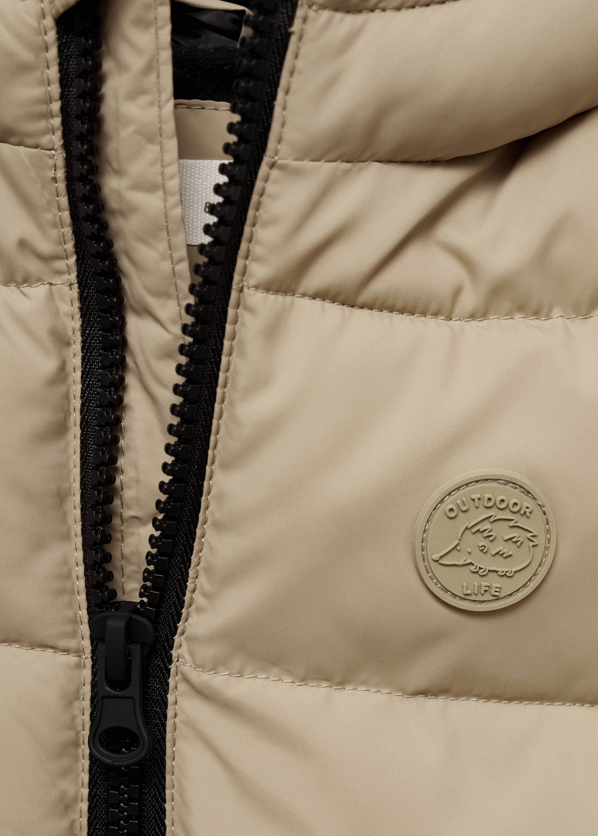 Quilted gilet with hood - Details of the article 8