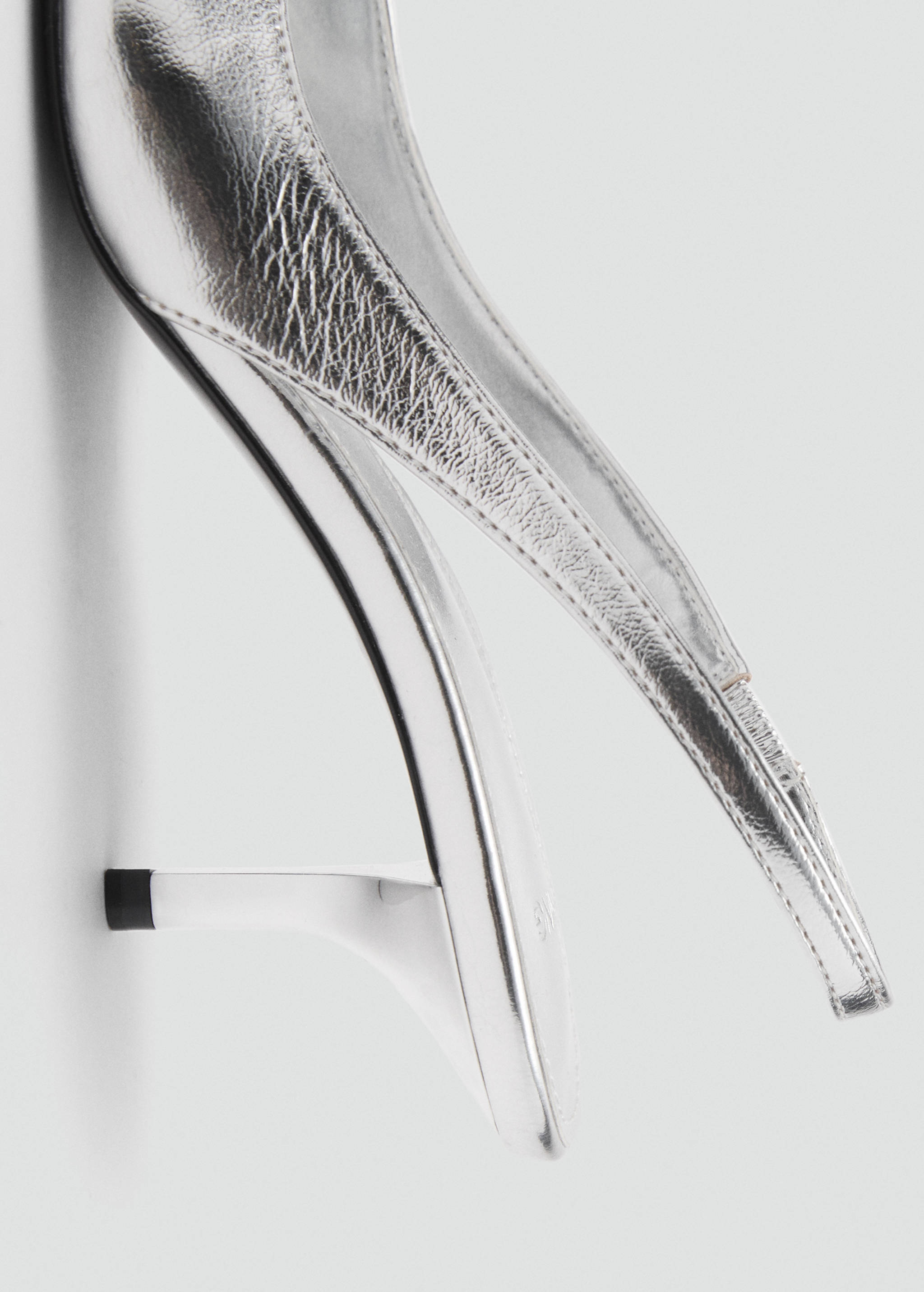 Metallic sling back shoes - Details of the article 1