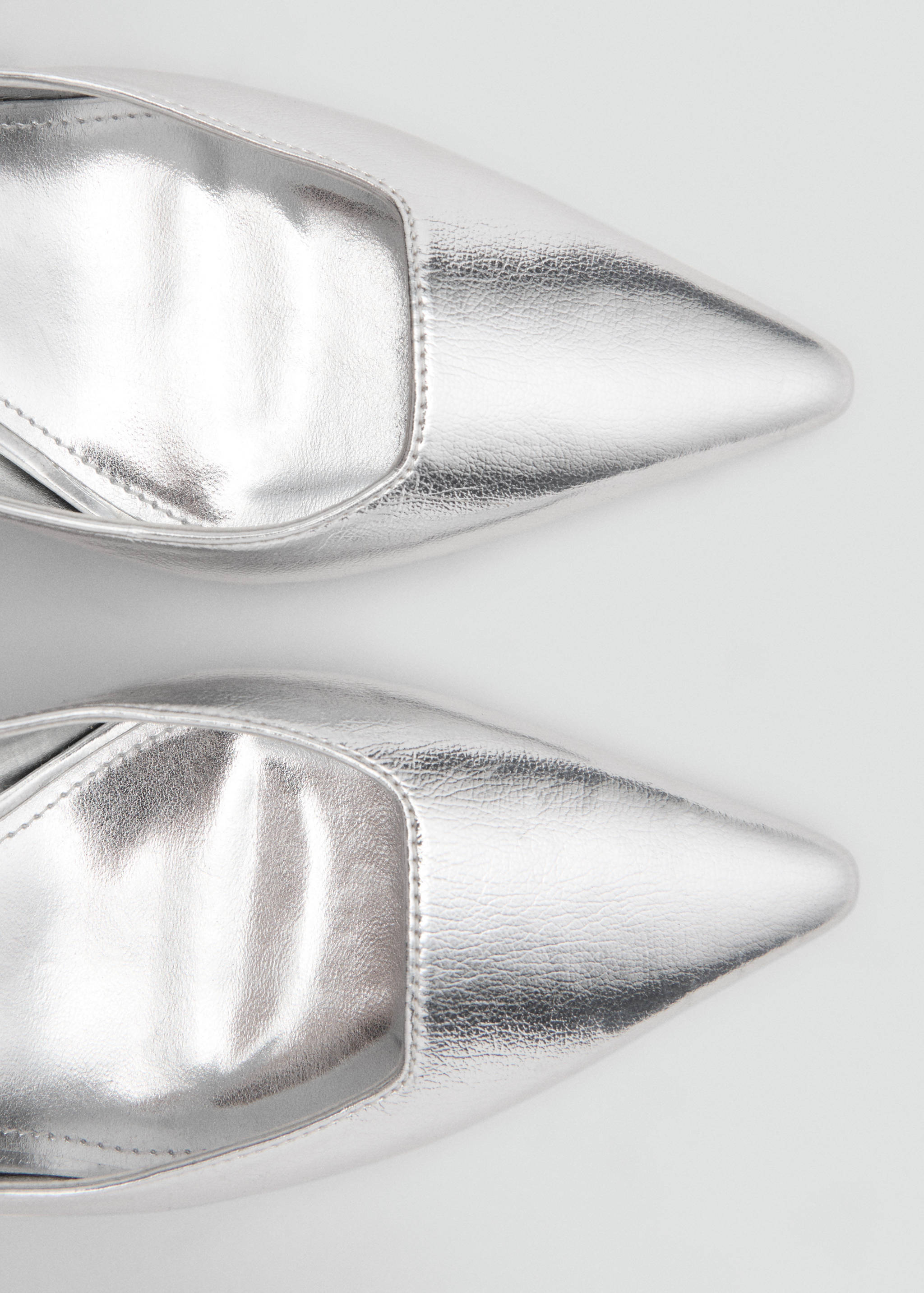 Metallic sling back shoes - Details of the article 2