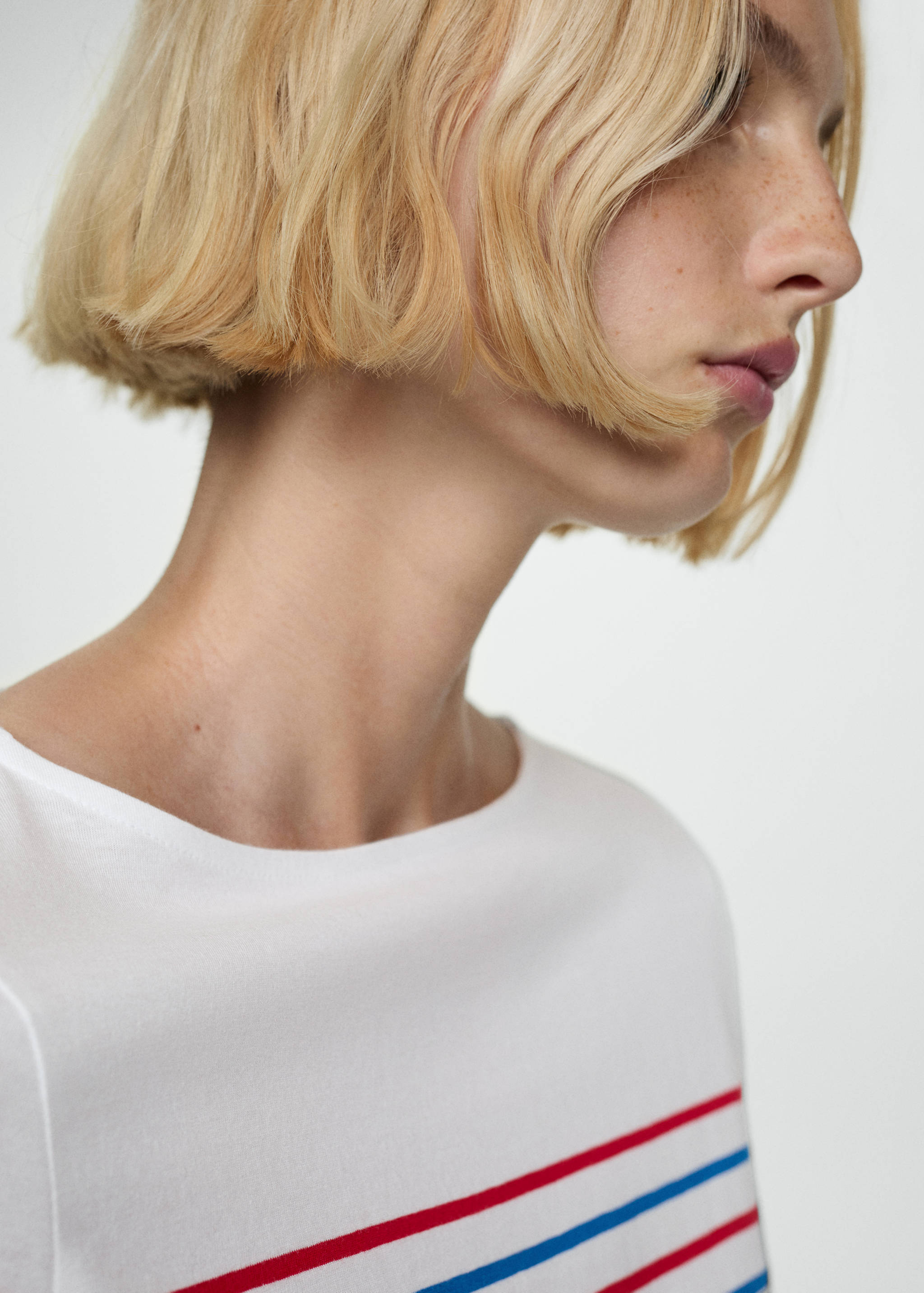 Футболка в полоску с вырезом-лодочкой - Деталь изделия 1