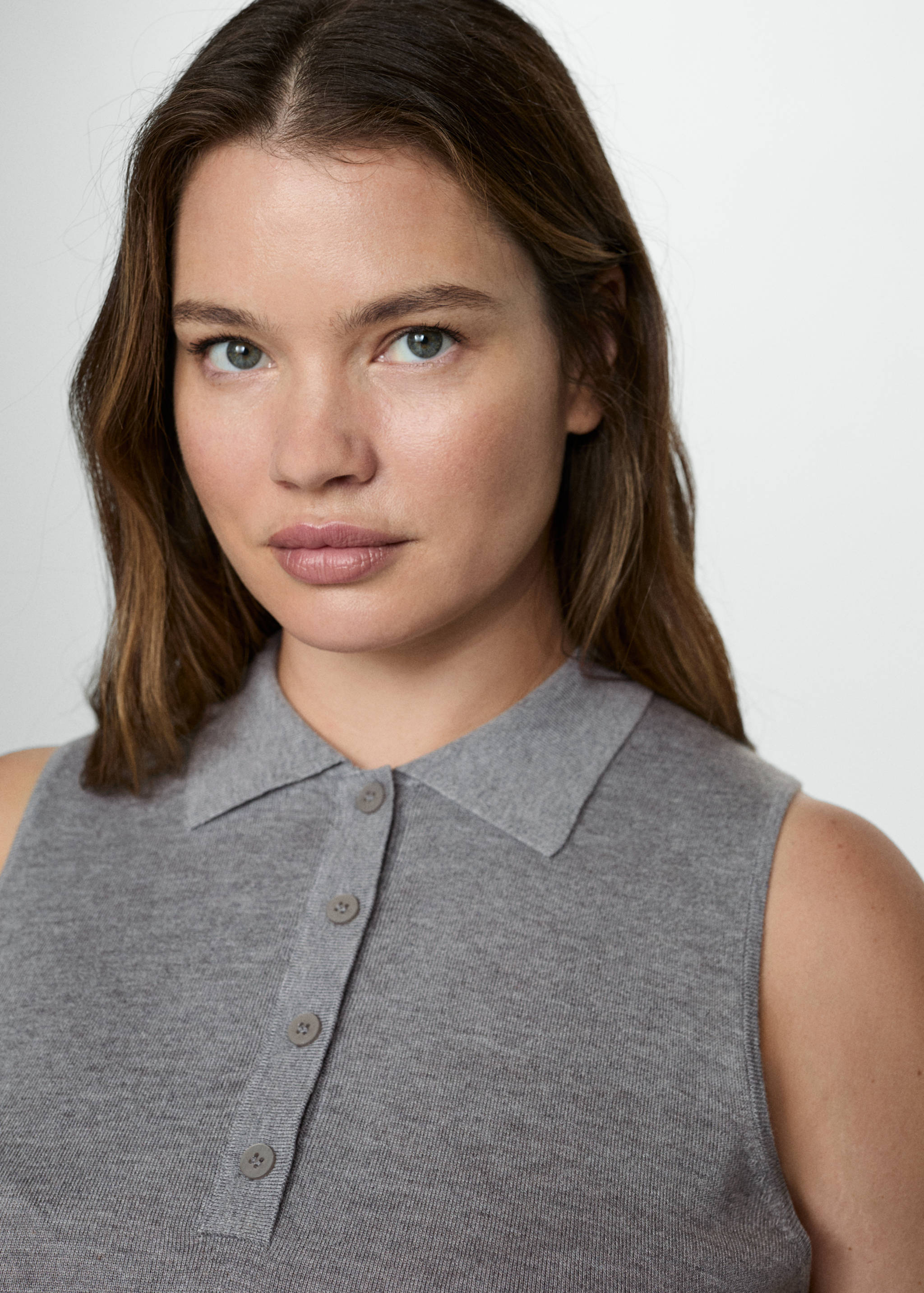 Fine-knit polo neck gilet - Details of the article 5