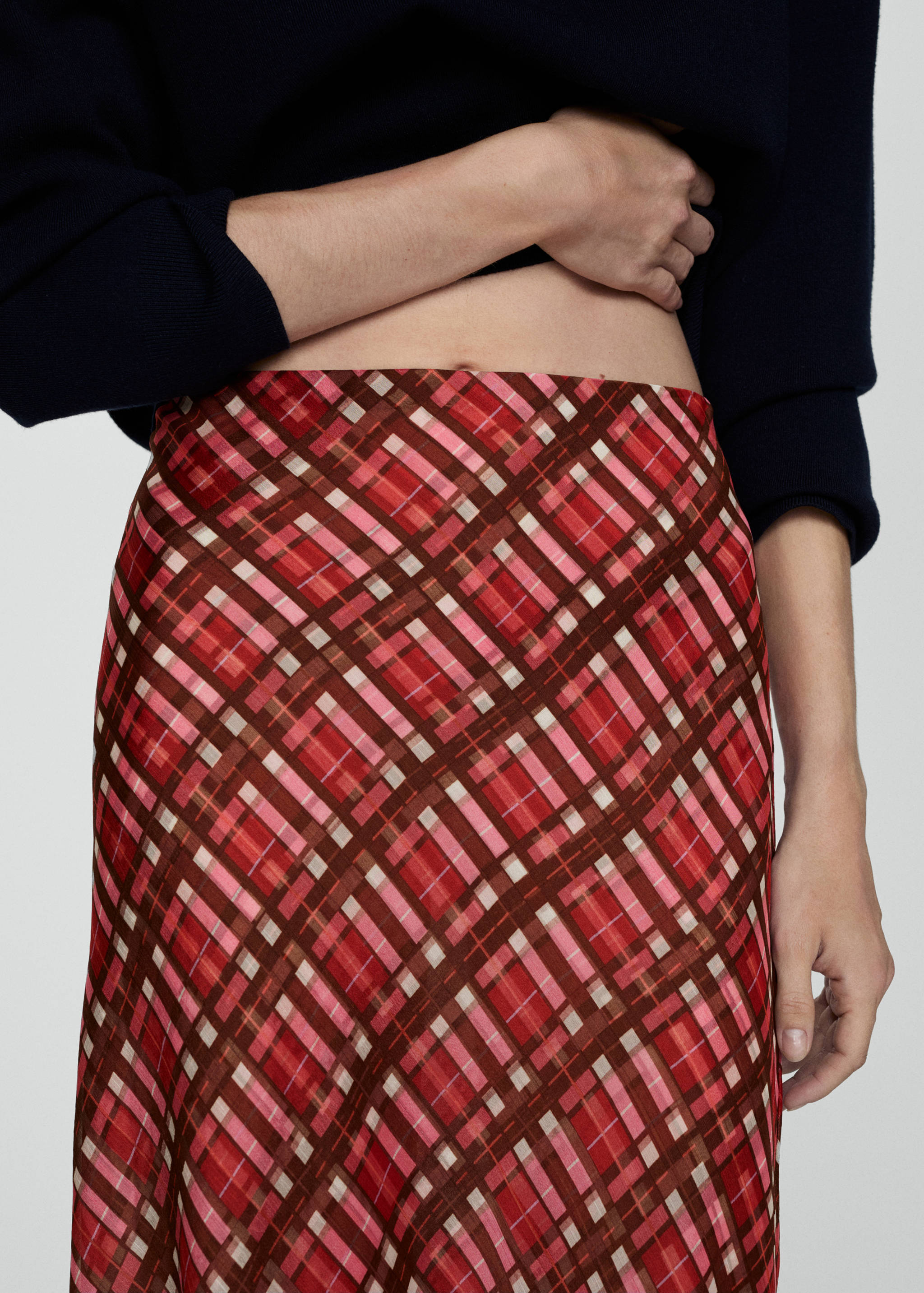 Checked long skirt - Details of the article 1