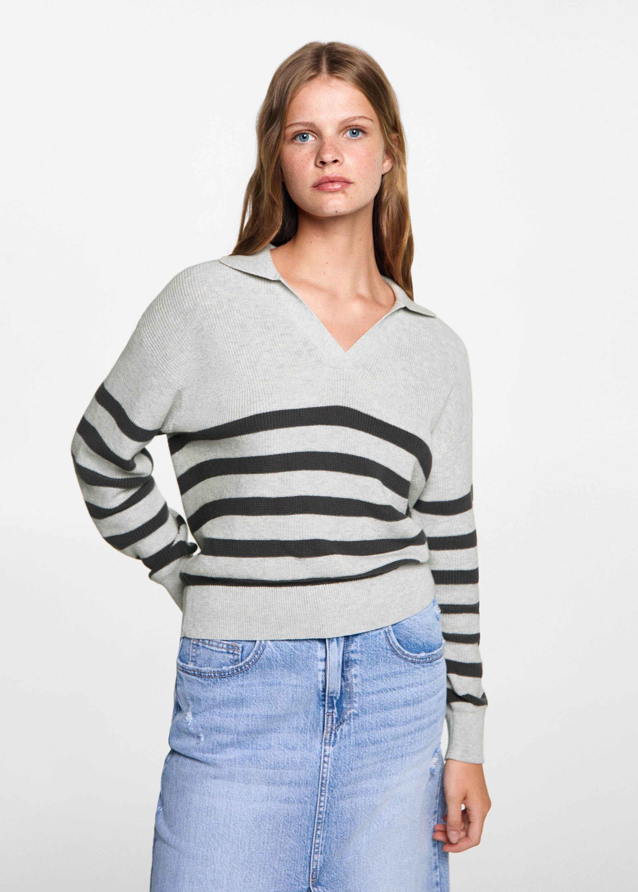 Knit striped sweater - Medium plane