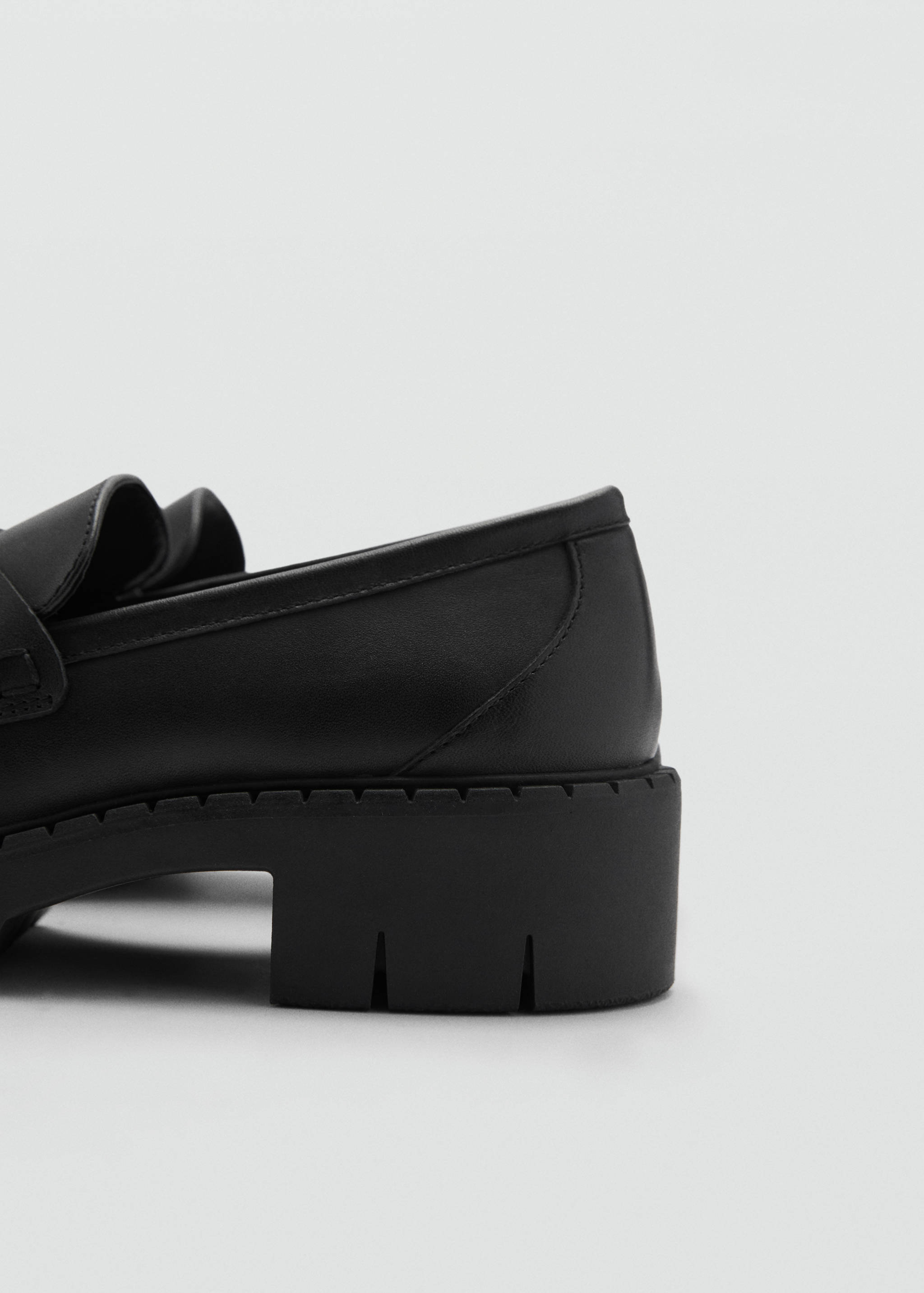 Leather loafers with metallic detail - Details of the article 1