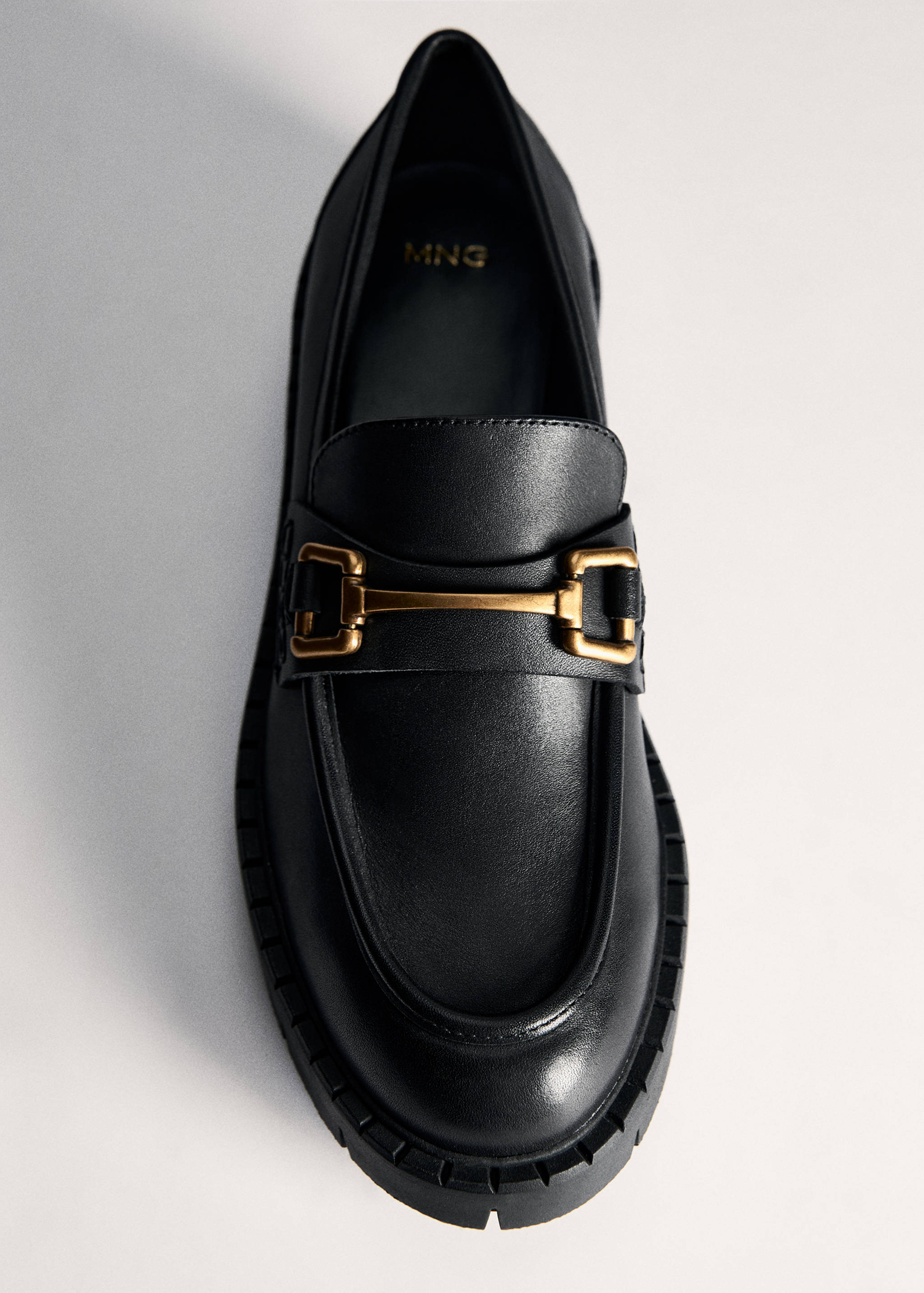 Leather loafers with metallic detail - Details of the article 6