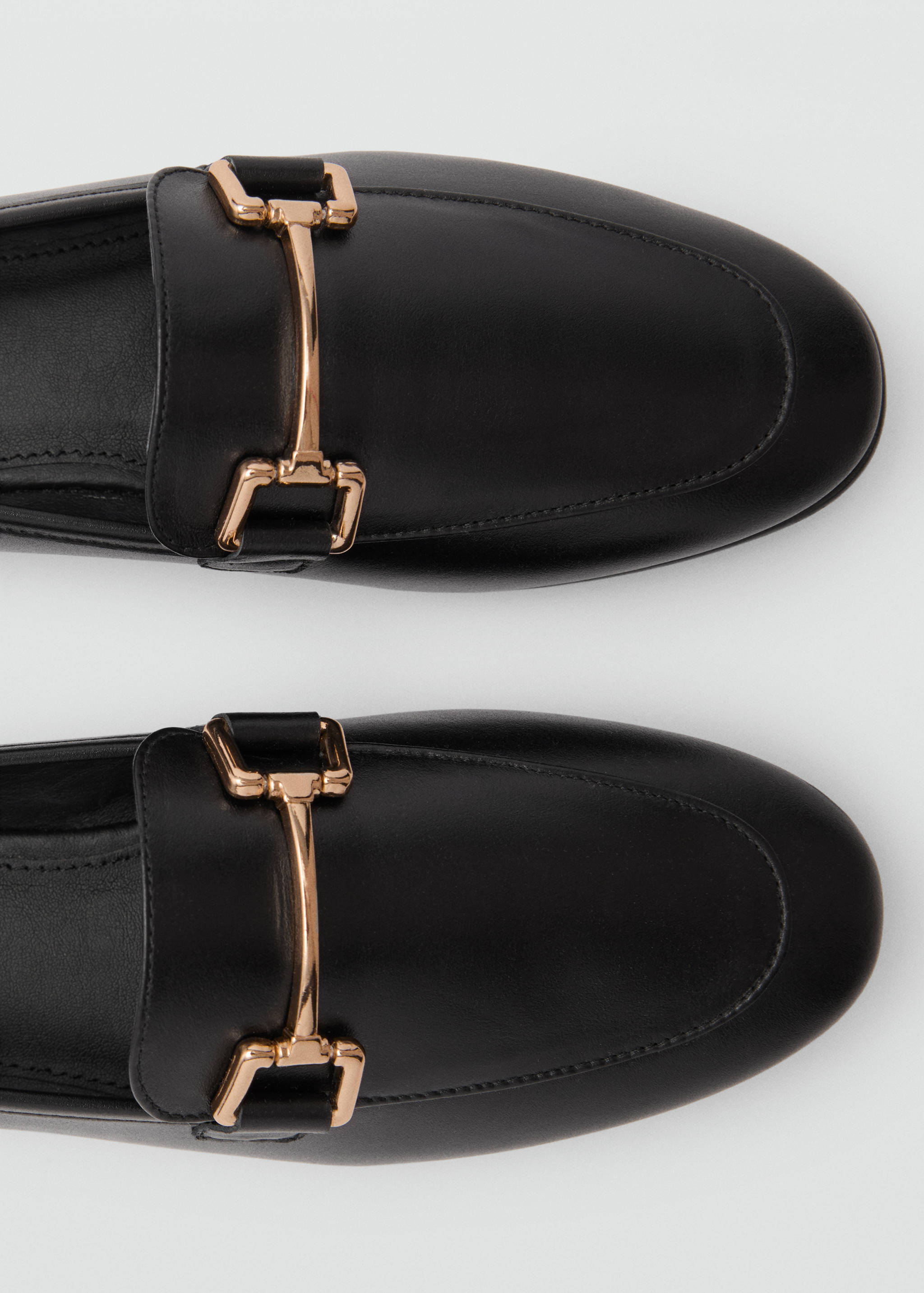 Leather loafers with metallic detail - Details of the article 2