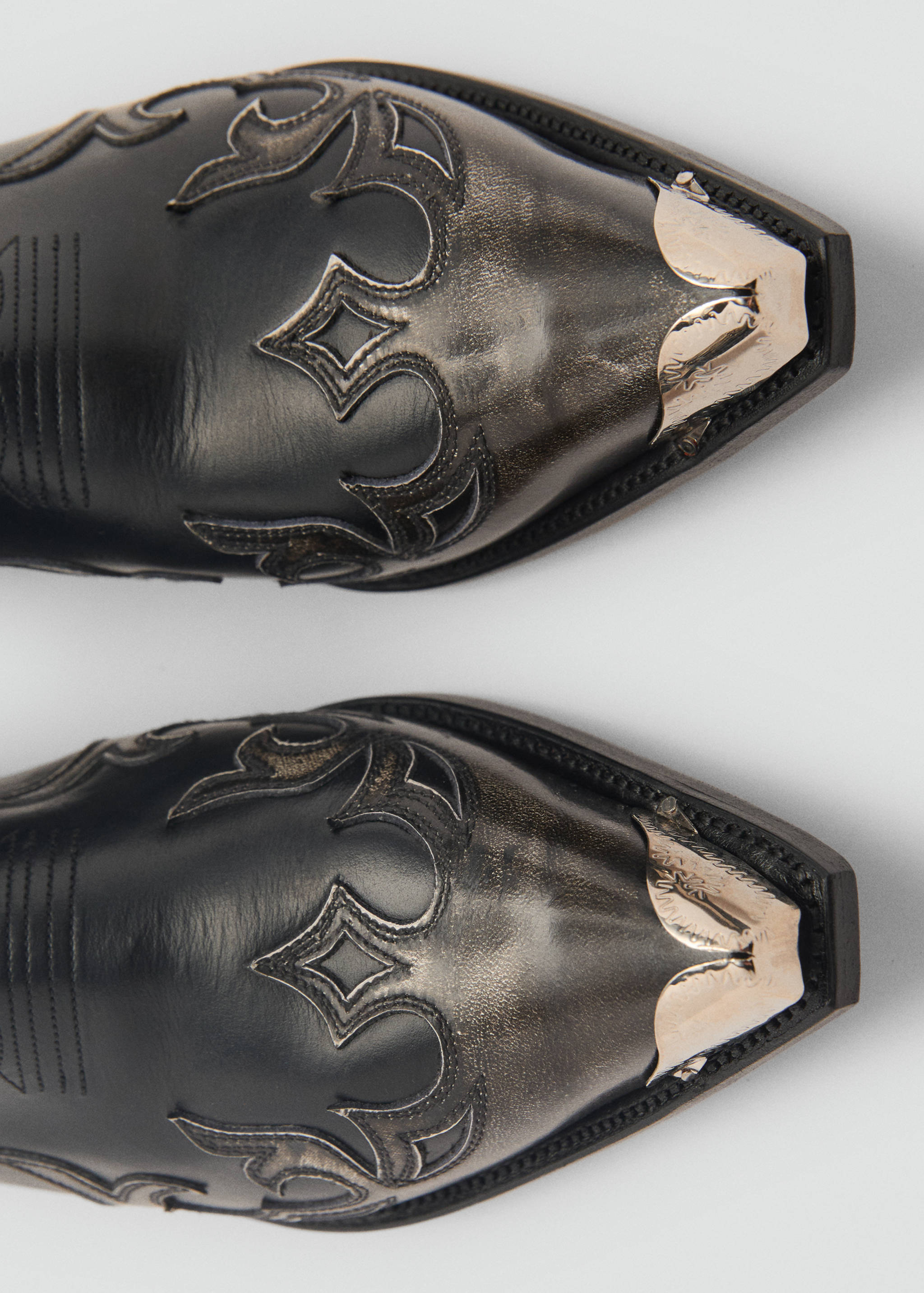 Two-tone leather cowboy boots - Details of the article 3