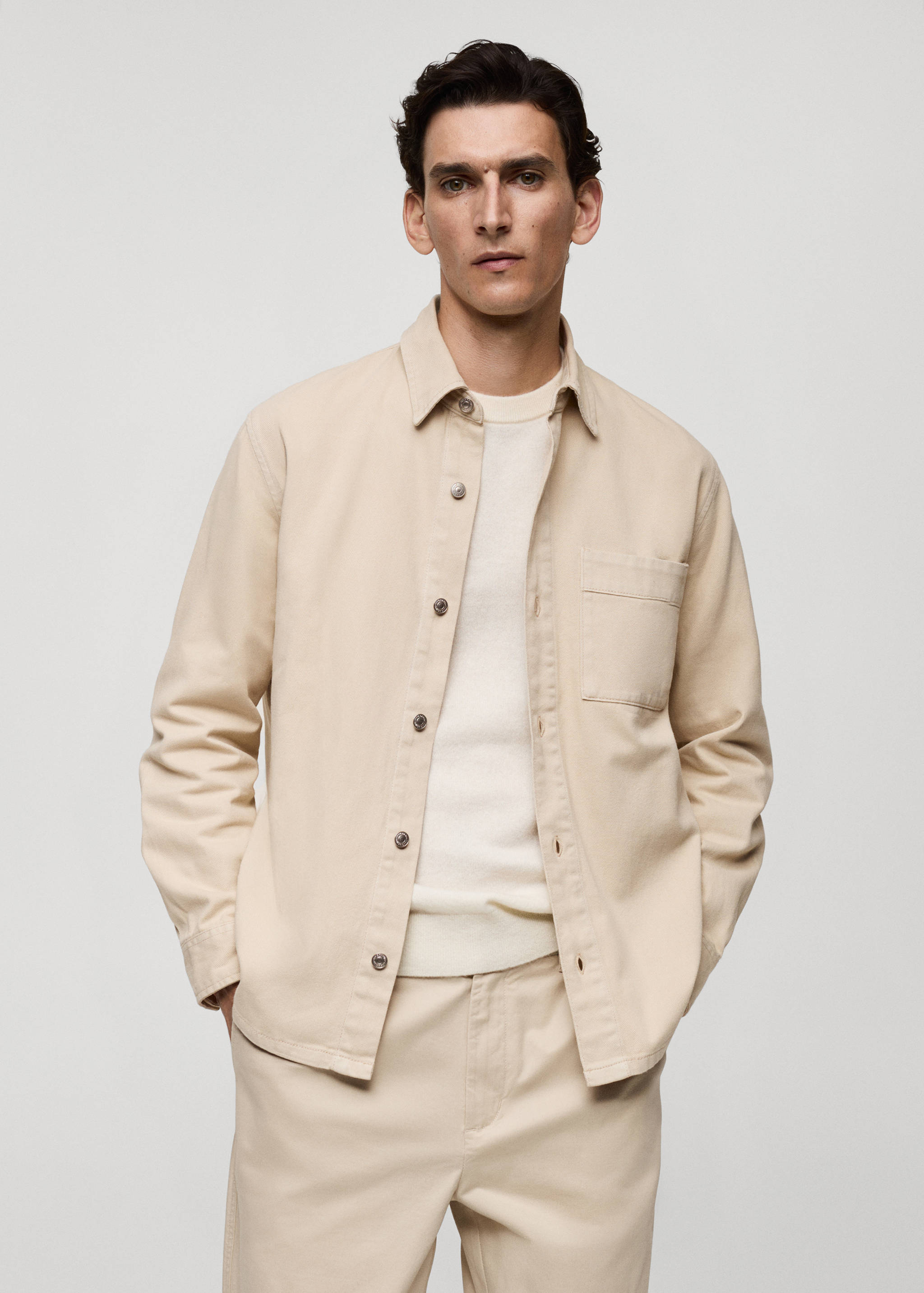 Surchemise jean poche - Plan moyen