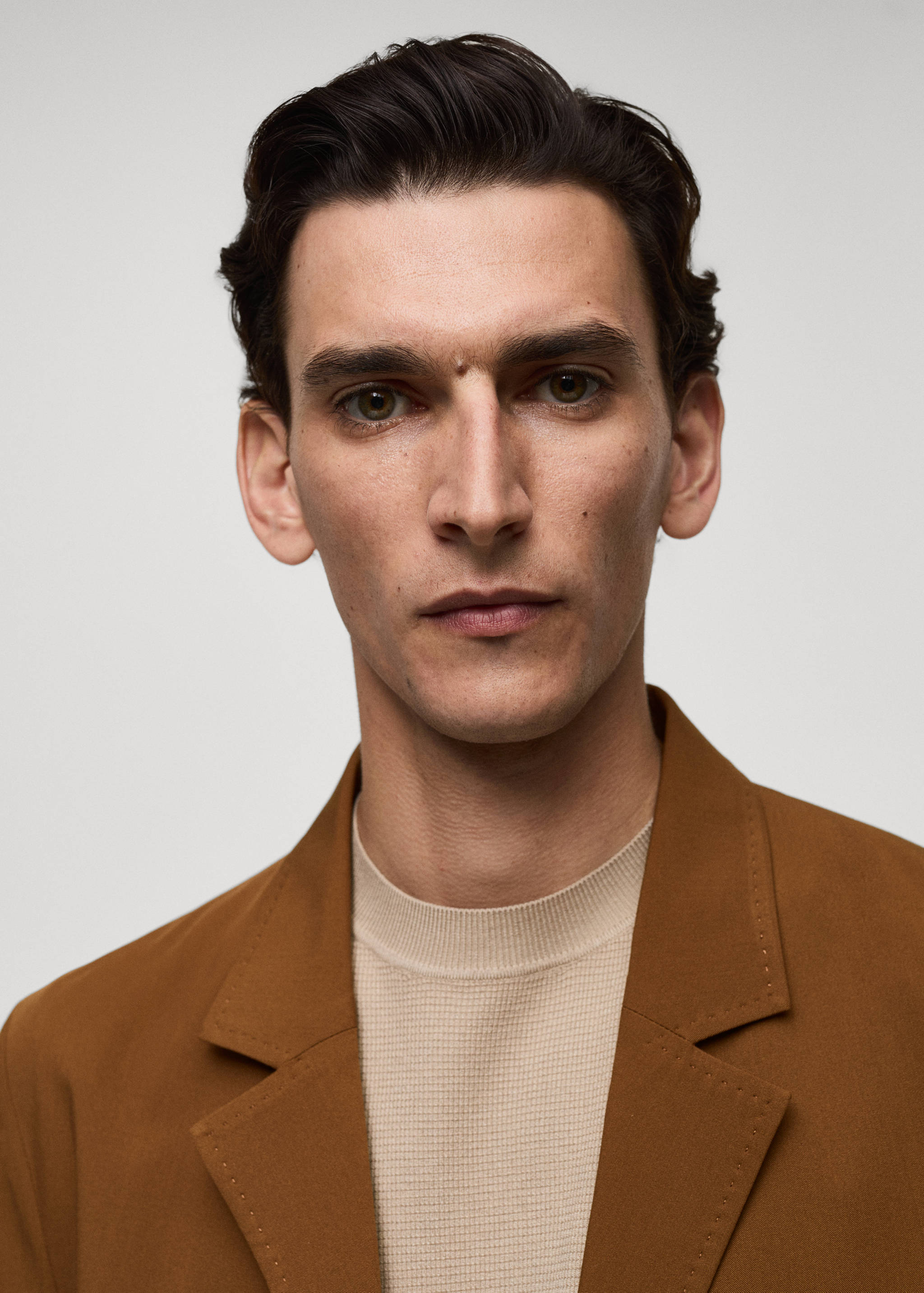 Slim-fit suit jacket with pockets - Details of the article 1