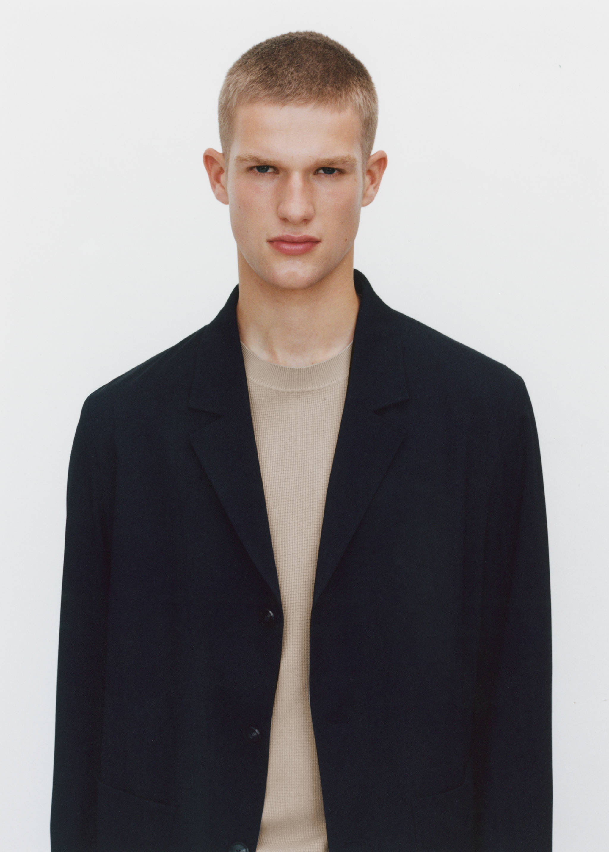 Slim-fit suit jacket with pockets - Details of the article 5