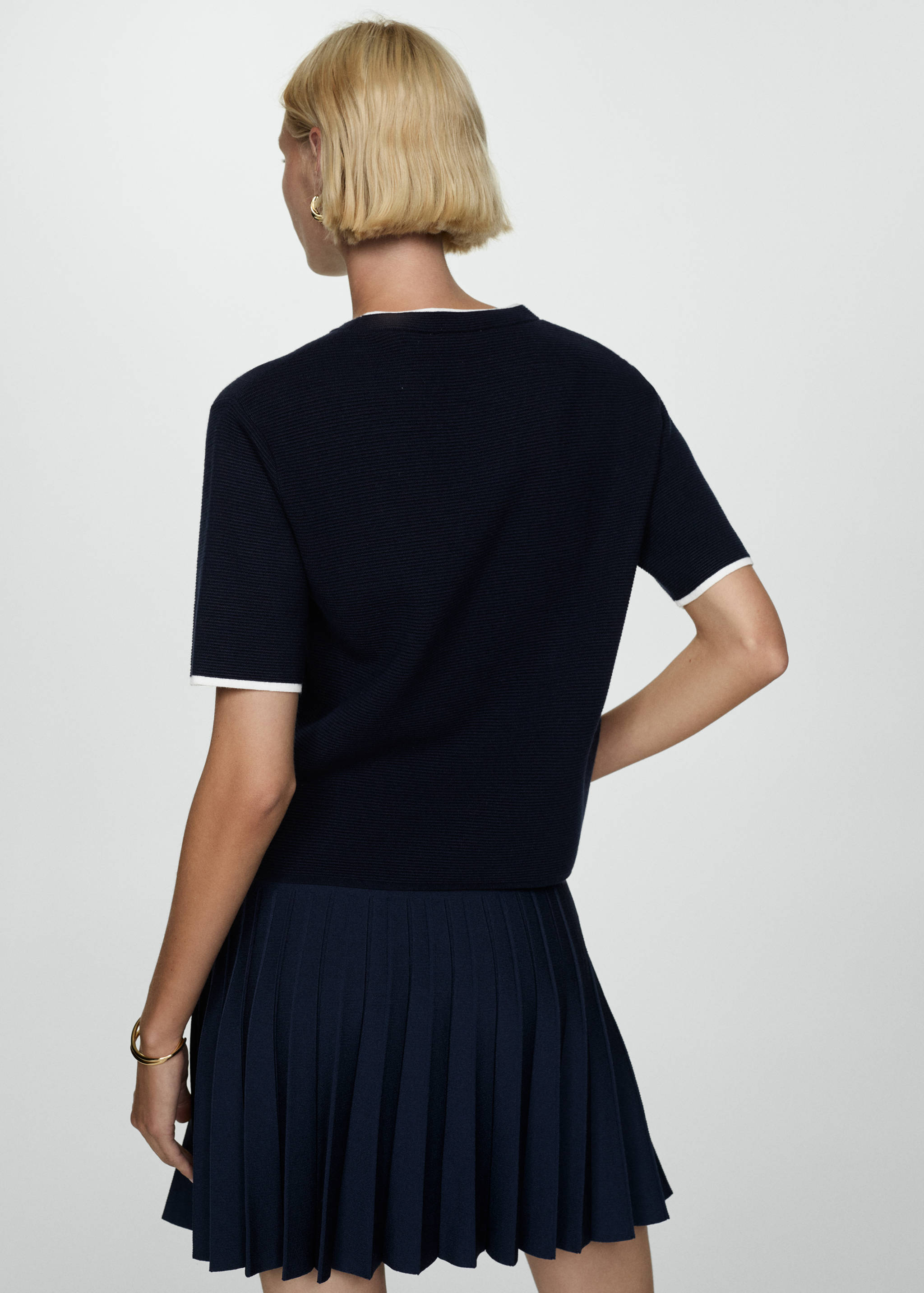 Short-sleeved sweater with contrasting trims - Reverse of the article