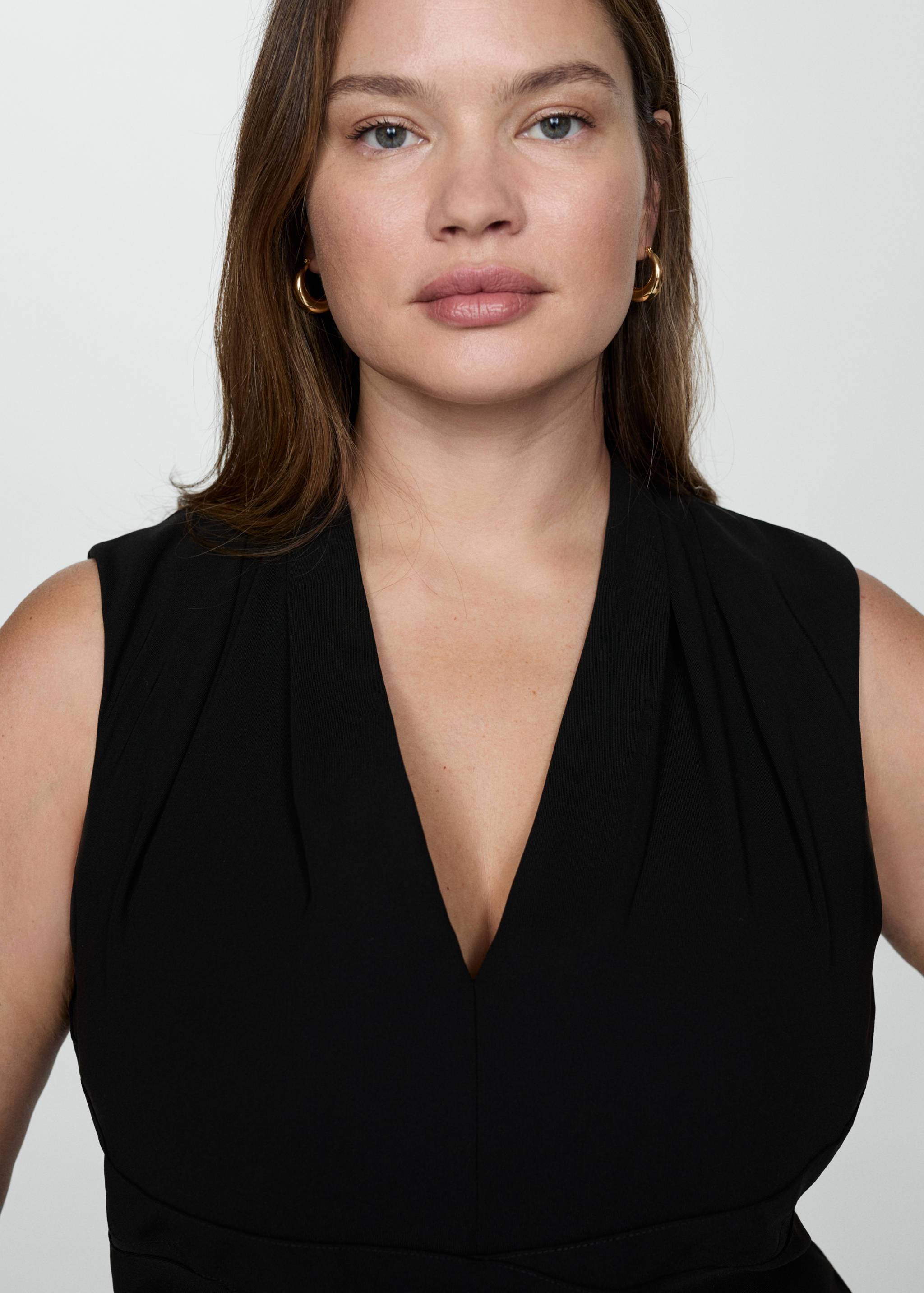 Long jumpsuit with crossover detail - Details of the article 5