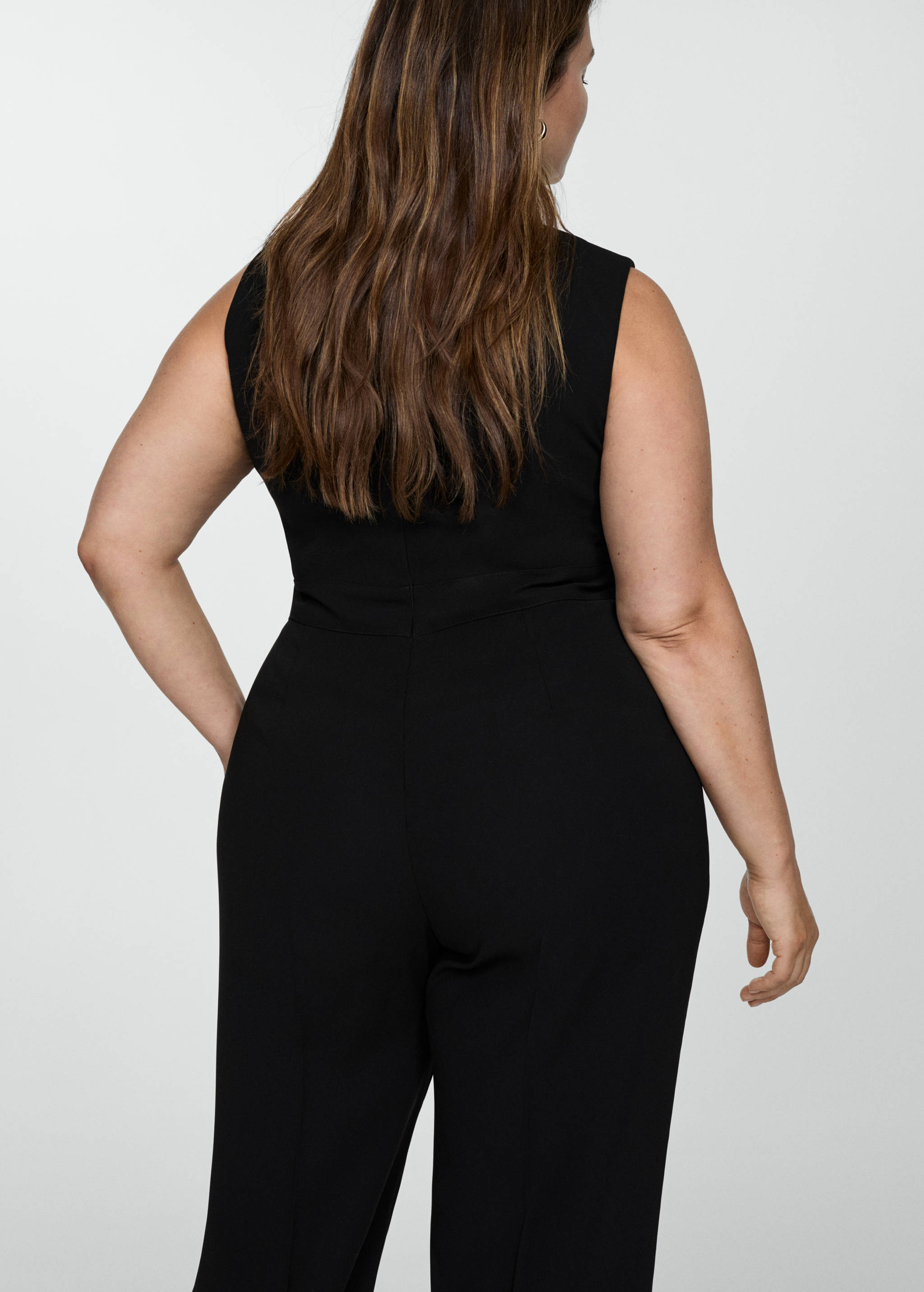Long jumpsuit with crossover detail - Details of the article 4