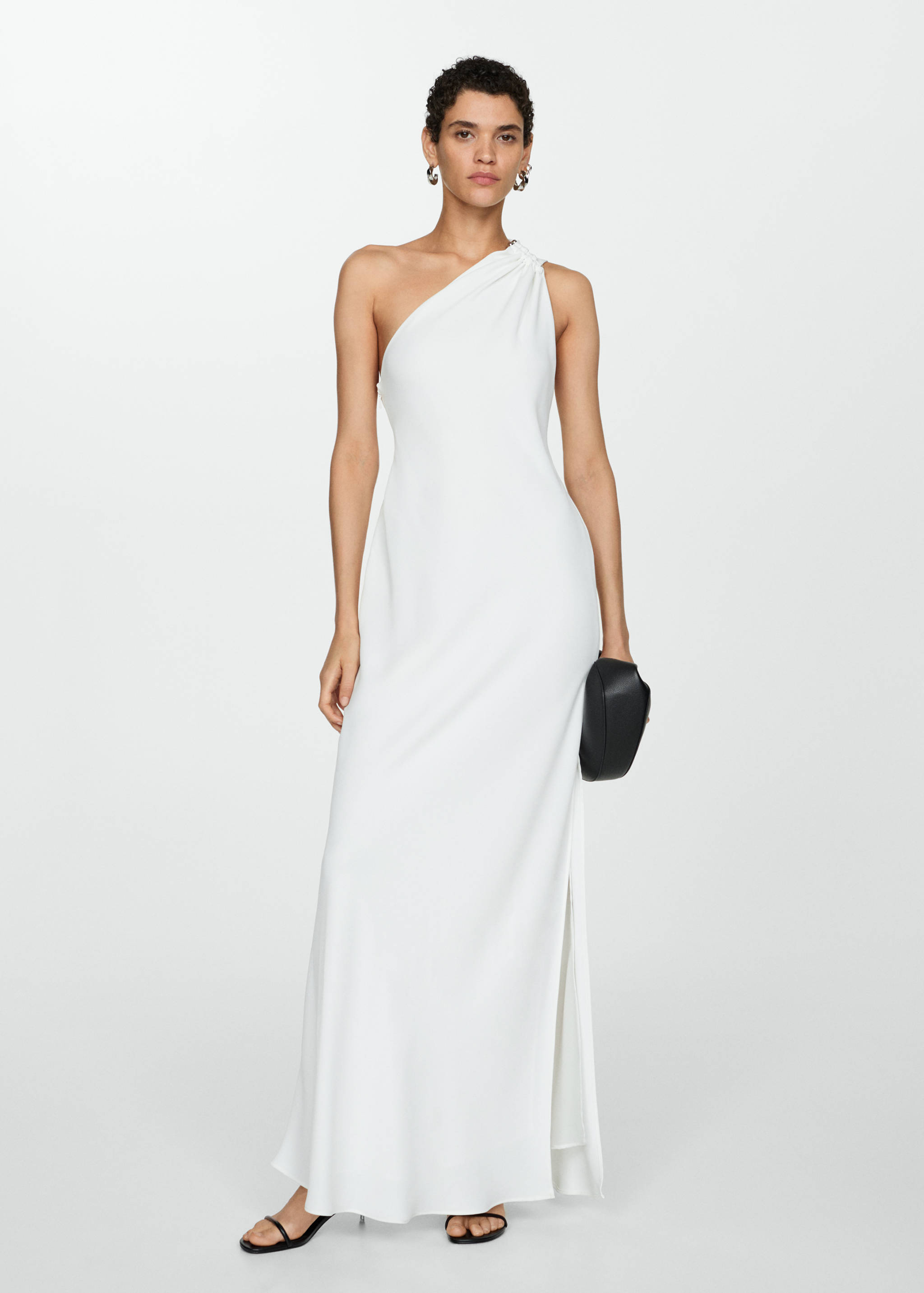 Robe longue asymétrique - Plan général