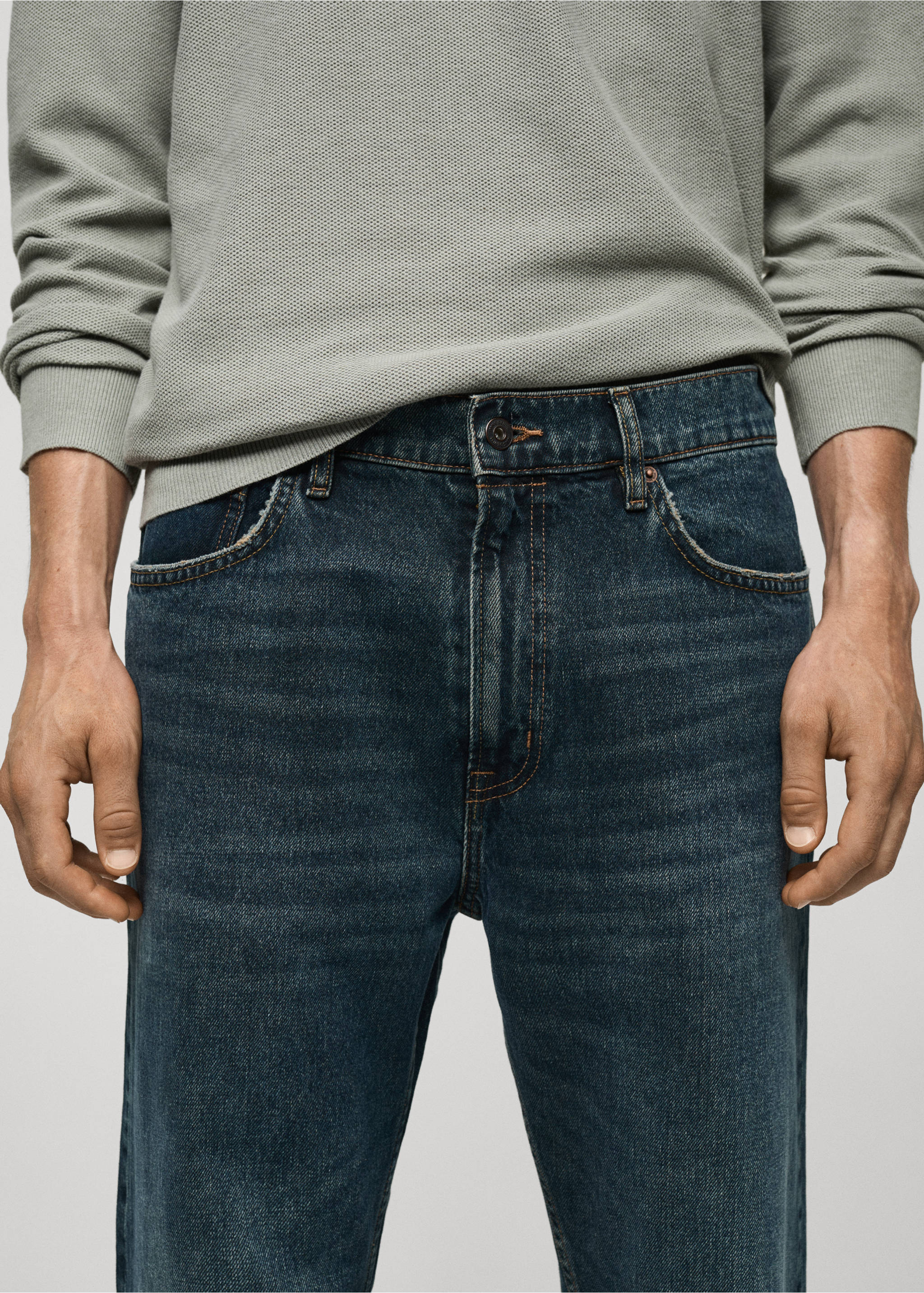Jeans straight fit lavado oscuro desgastado - Detalle del artículo 1, Verde menta. Ref: 77065149-00.