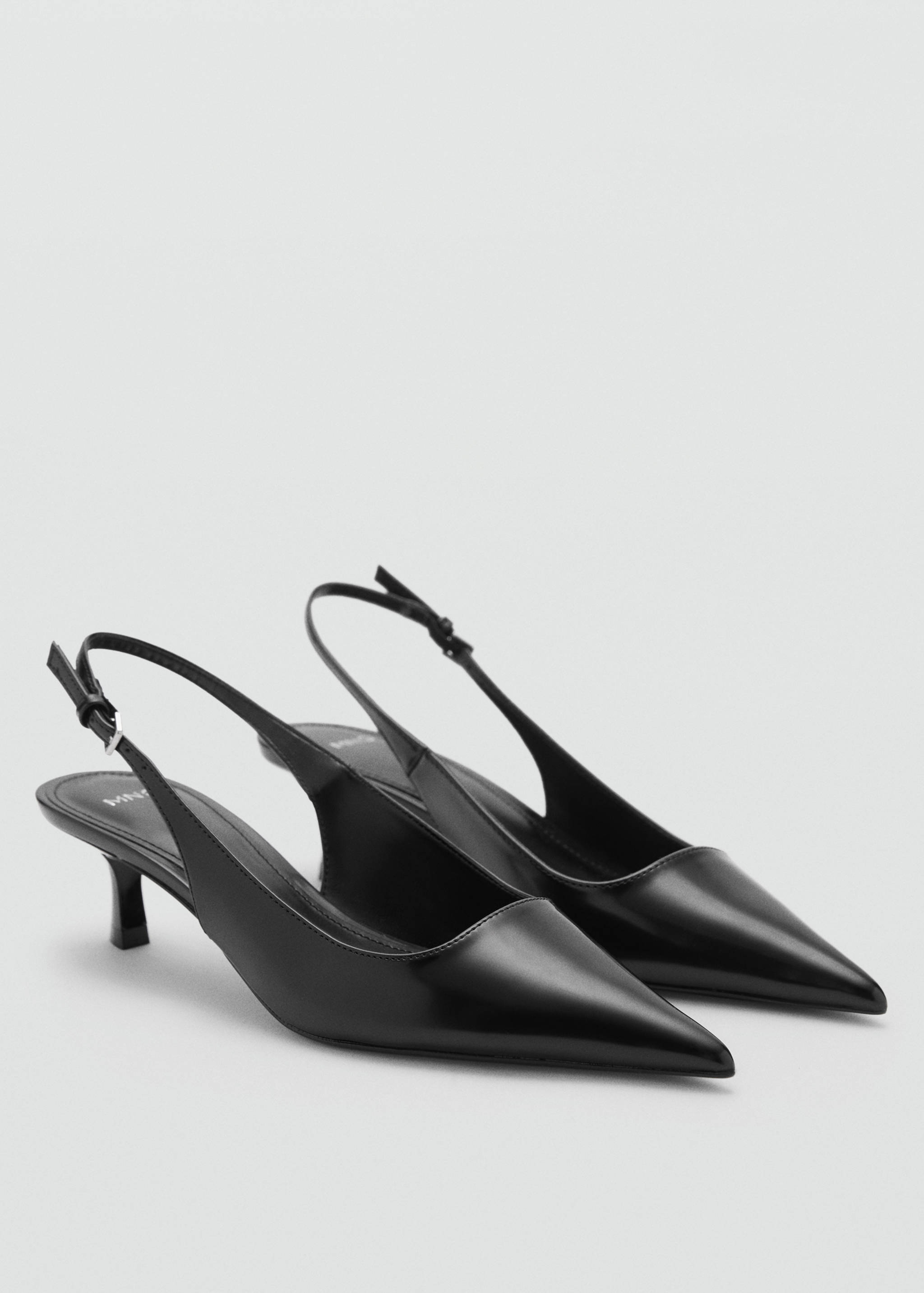 Kitten-heeled shoes - Medium plane