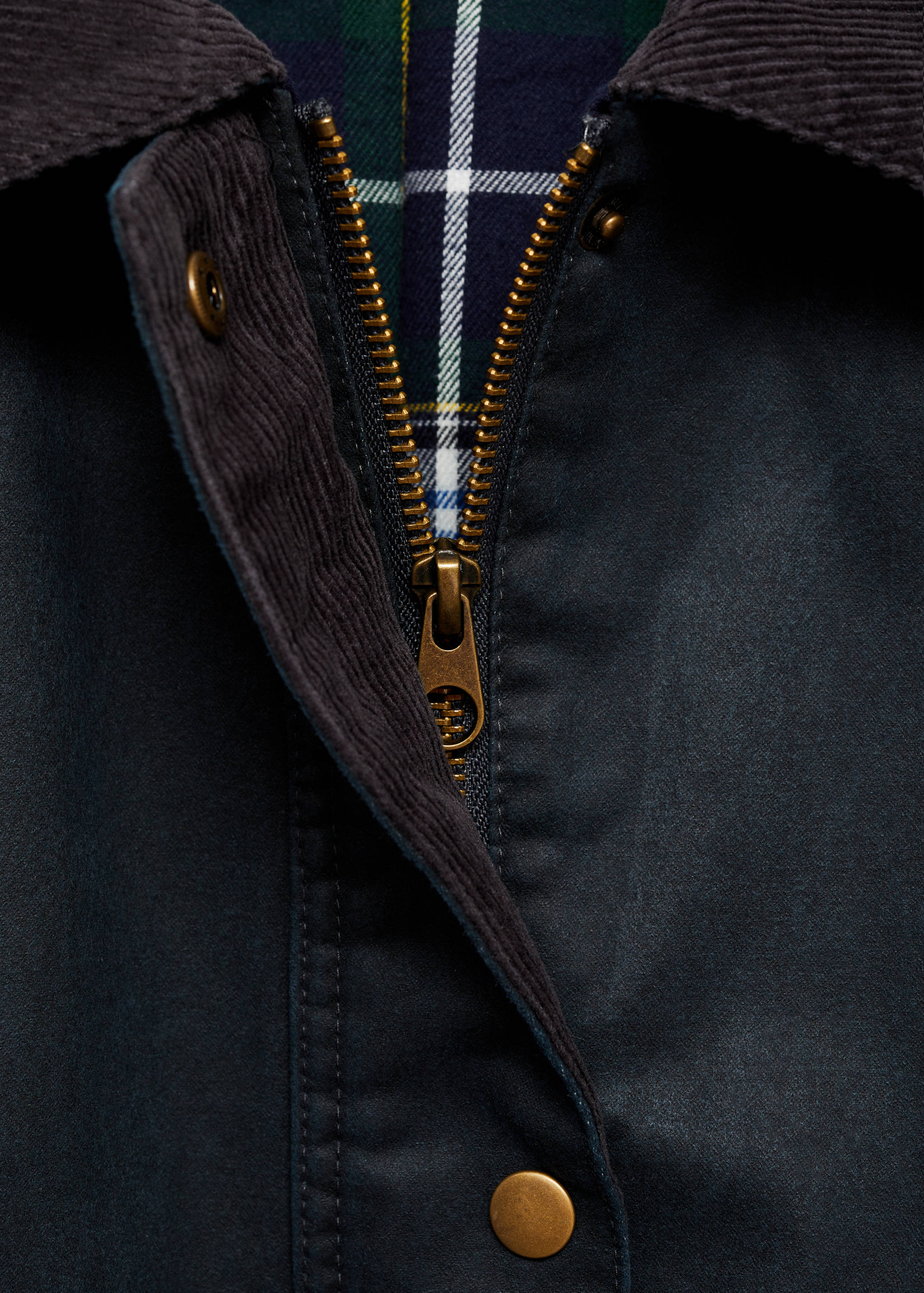 Long waxed-effect parka - Details of the article 8