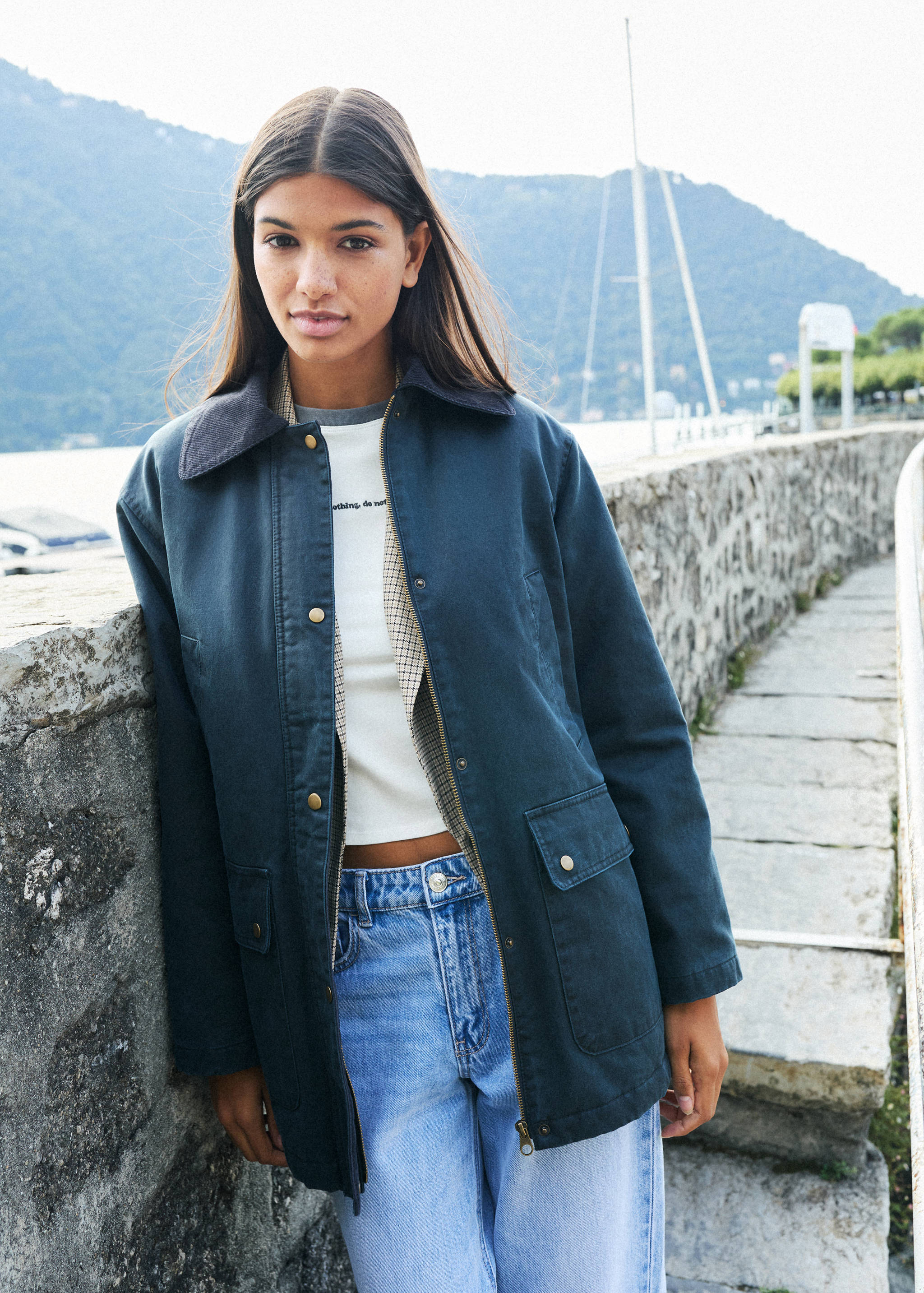 Long waxed-effect barn jacket - Details of the article 5