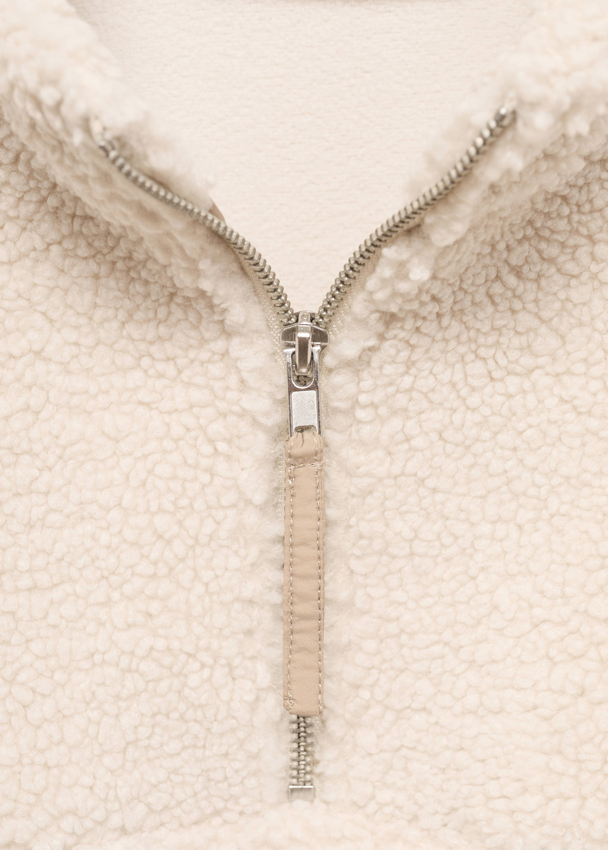 Contrasting sheepskin sweatshirt - Details of the article 0