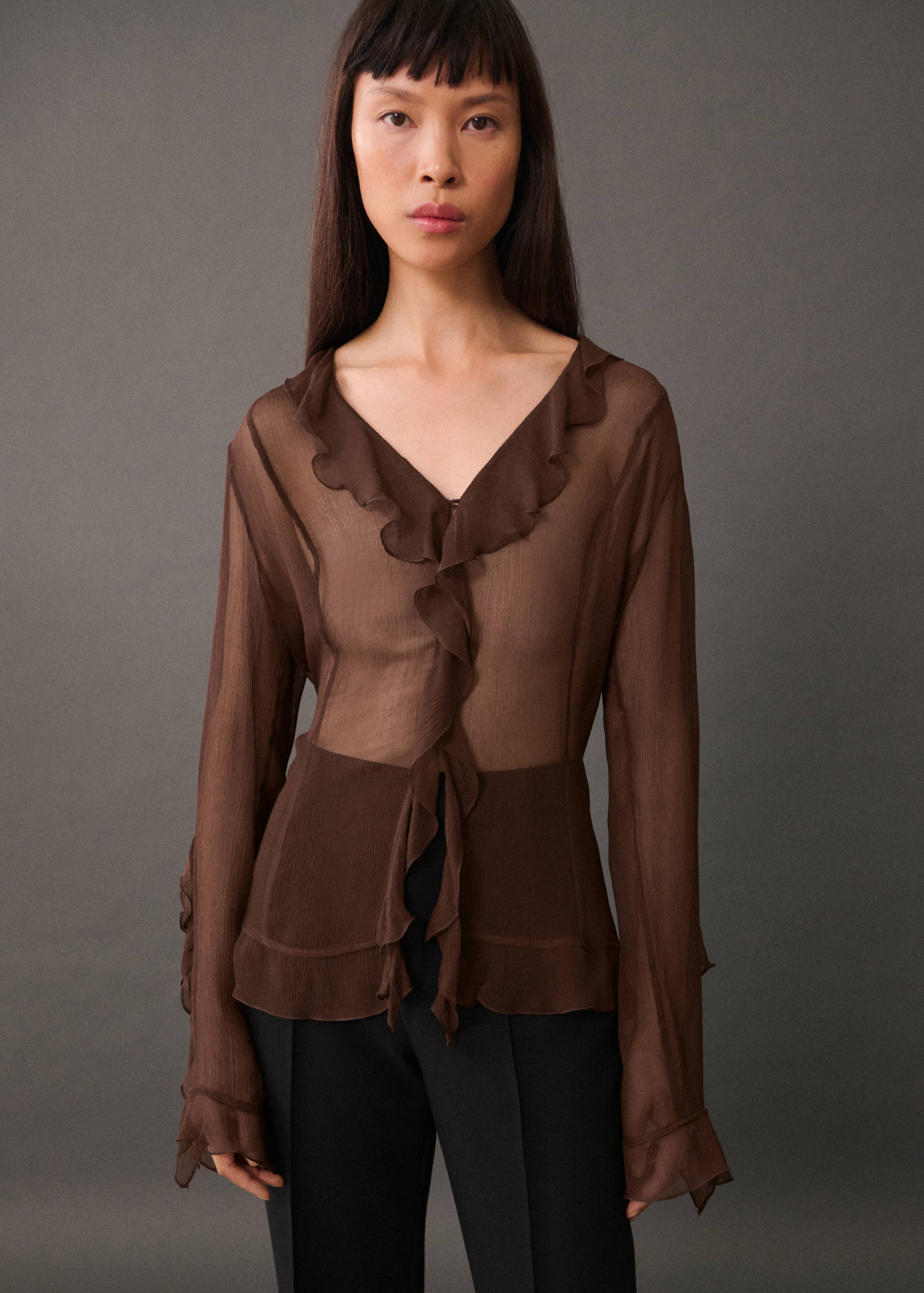 Semi-transparent ruffled blouse - Medium plane