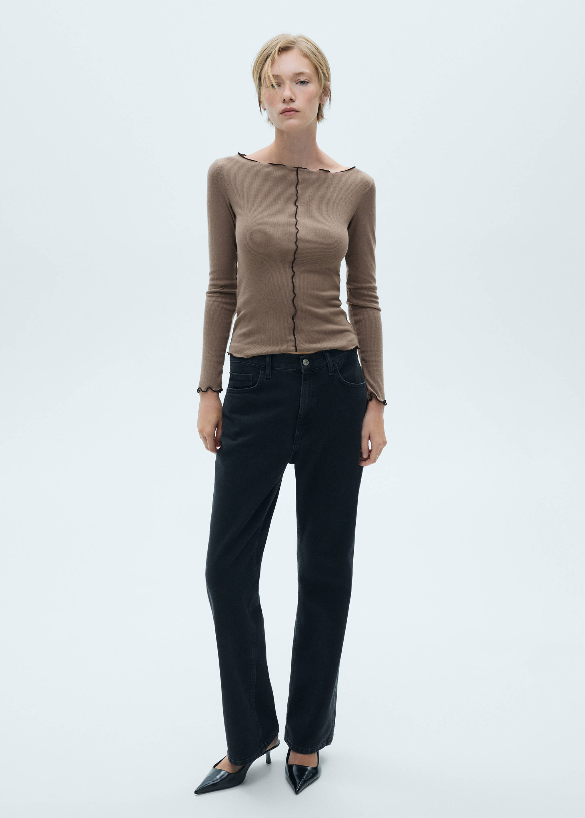 Long-sleeved t-shirt with decorative seams - General plane