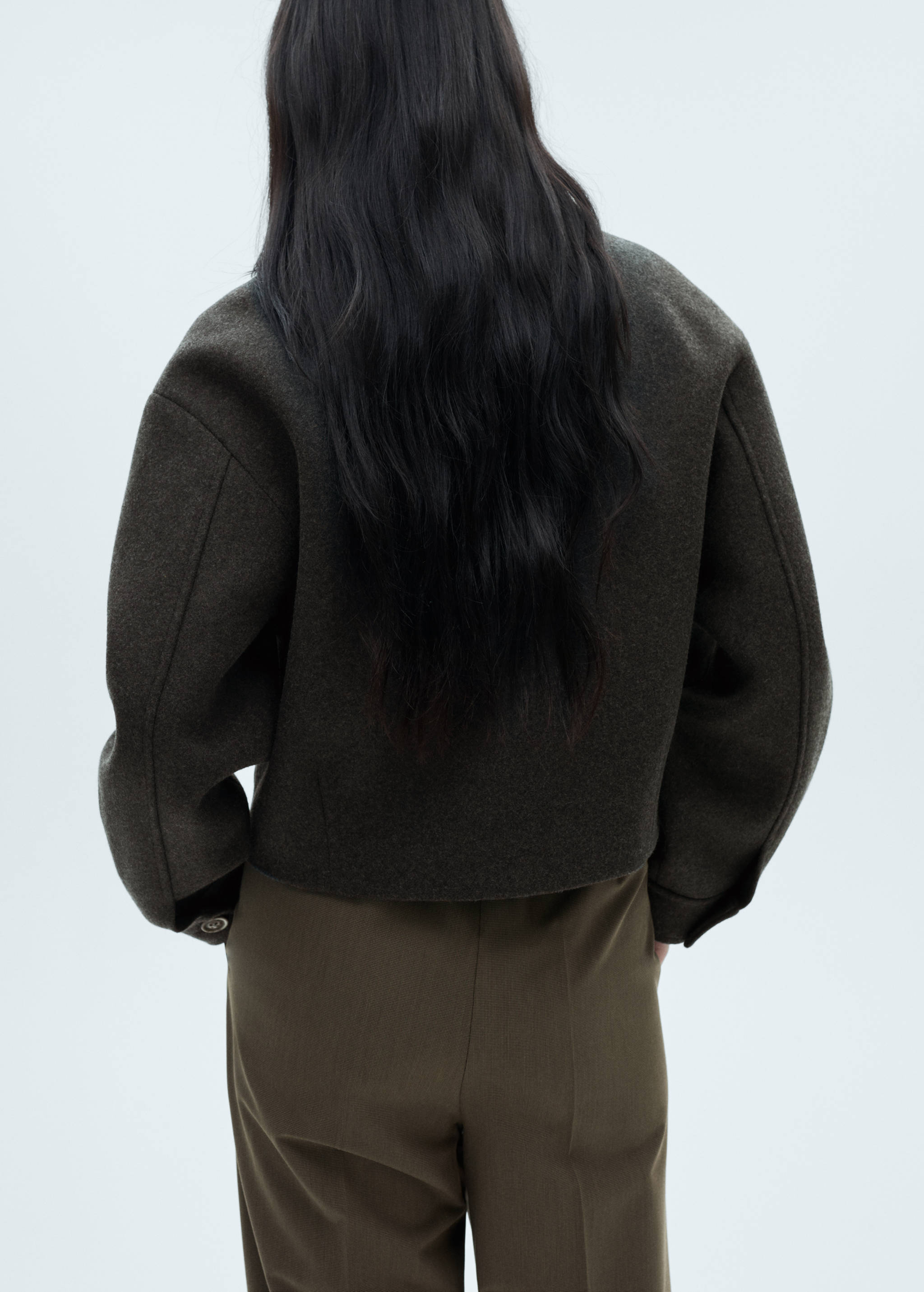 Cropped jacket with pockets - Reverse of the article