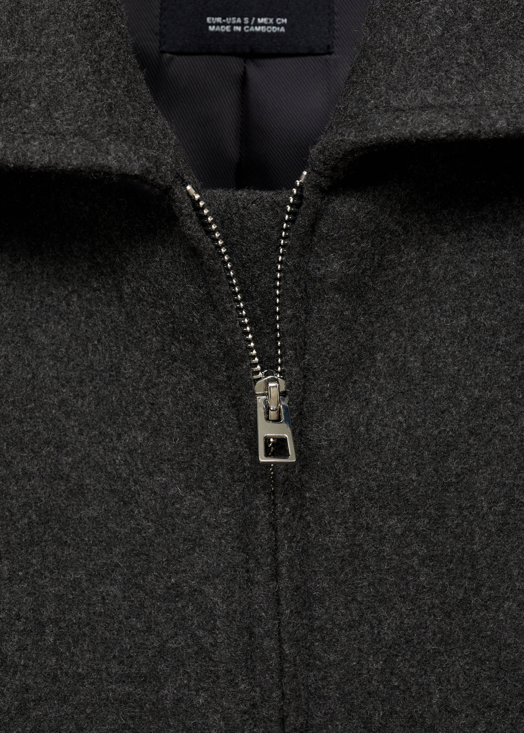 Cropped jacket with pockets - Details of the article 8