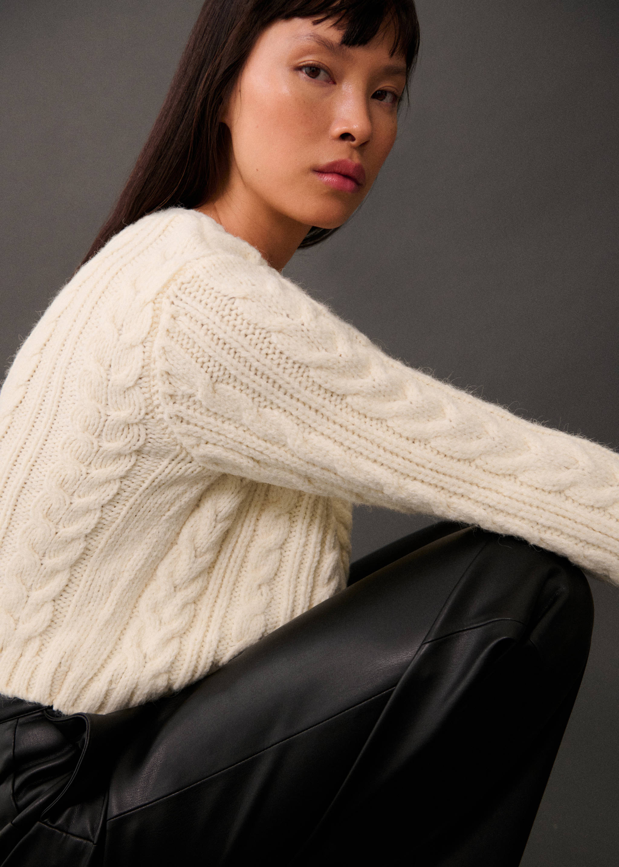 Buttoned knit braided cardigan - Details of the article 2