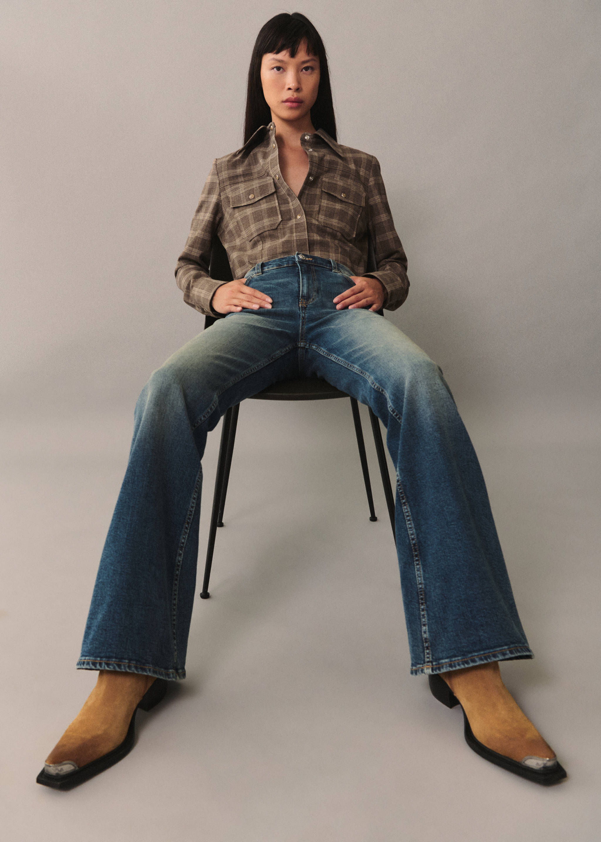 Metallic pointed toe leather ankle boots - Details of the article 7