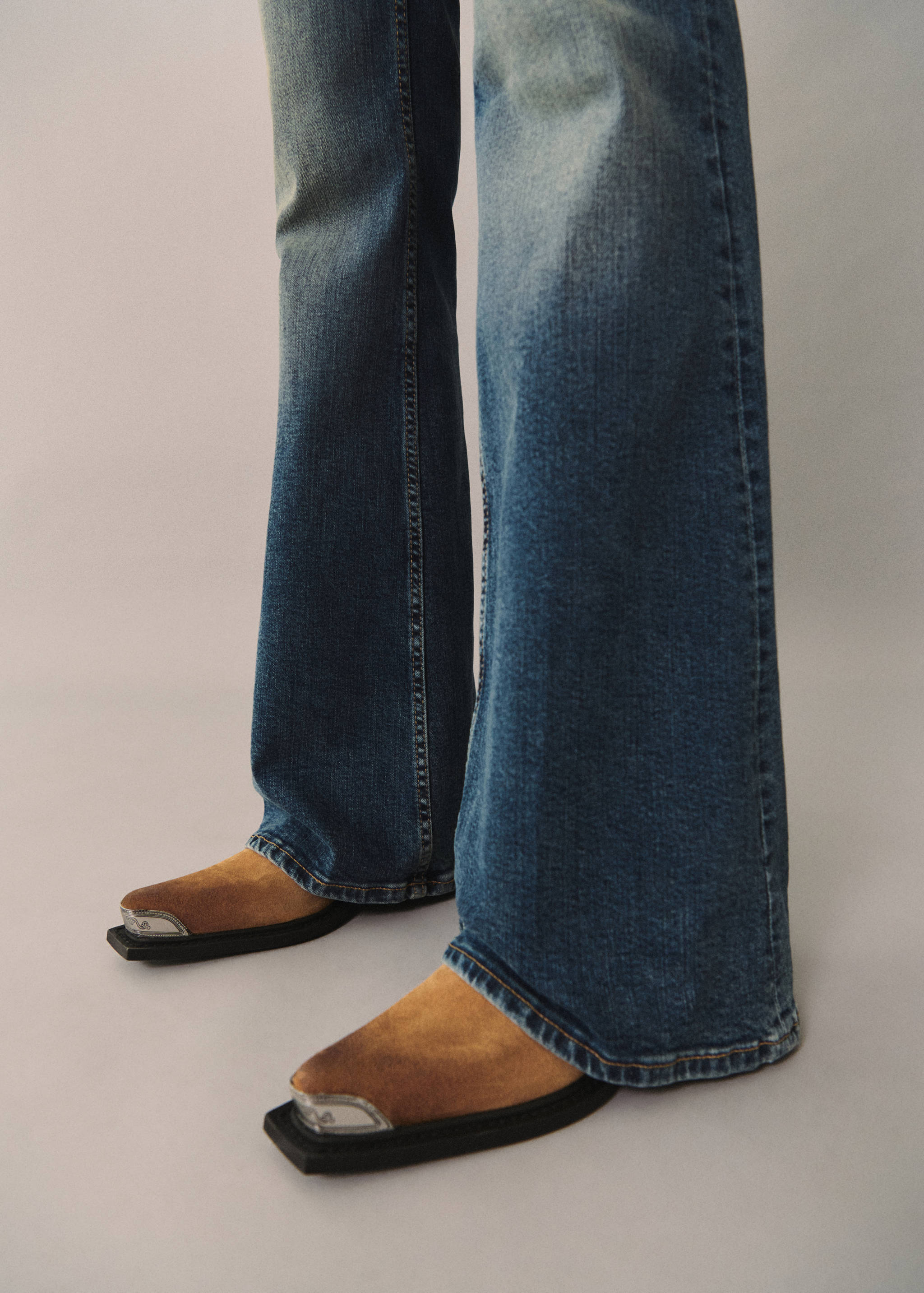 Metallic pointed toe leather ankle boots - Details of the article 9